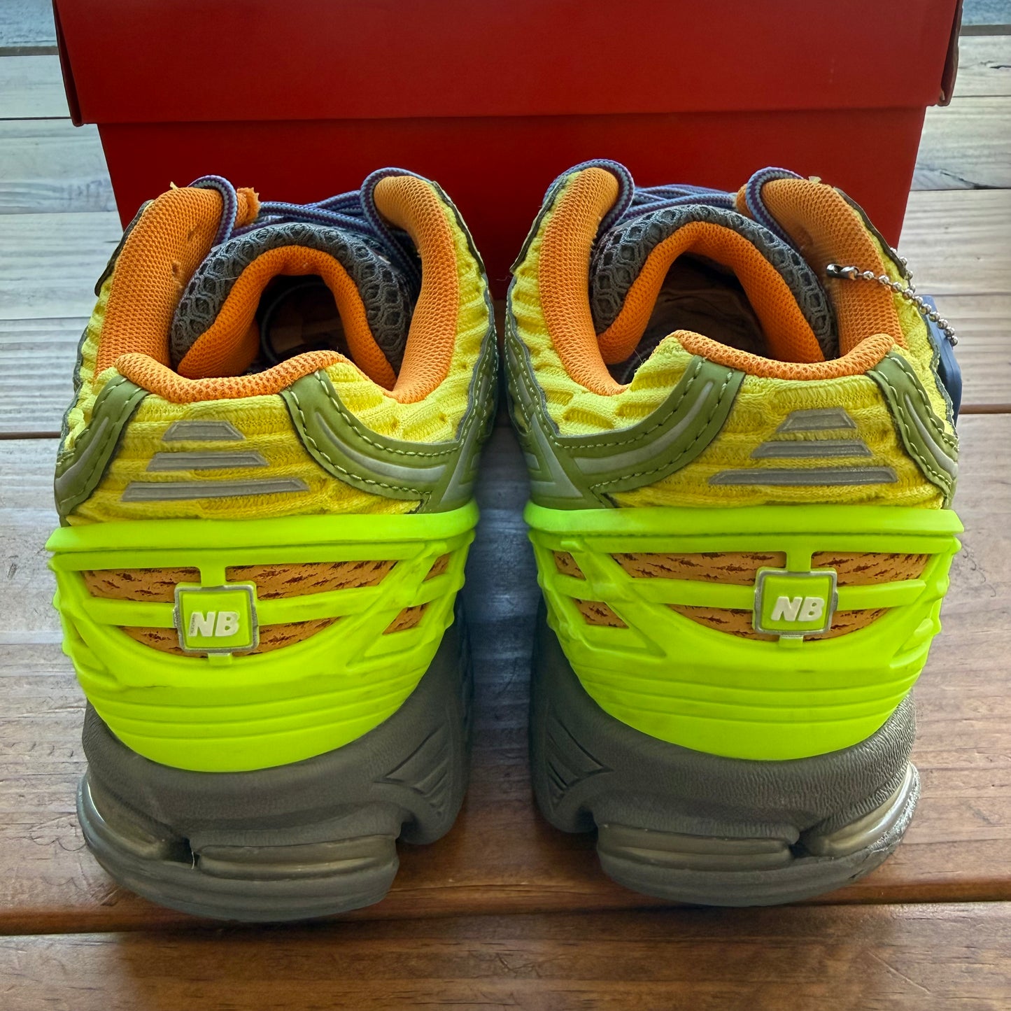 Talla 8.5 - New Balance Action Bronson x 1906R 'Scorpius' (Usado)
