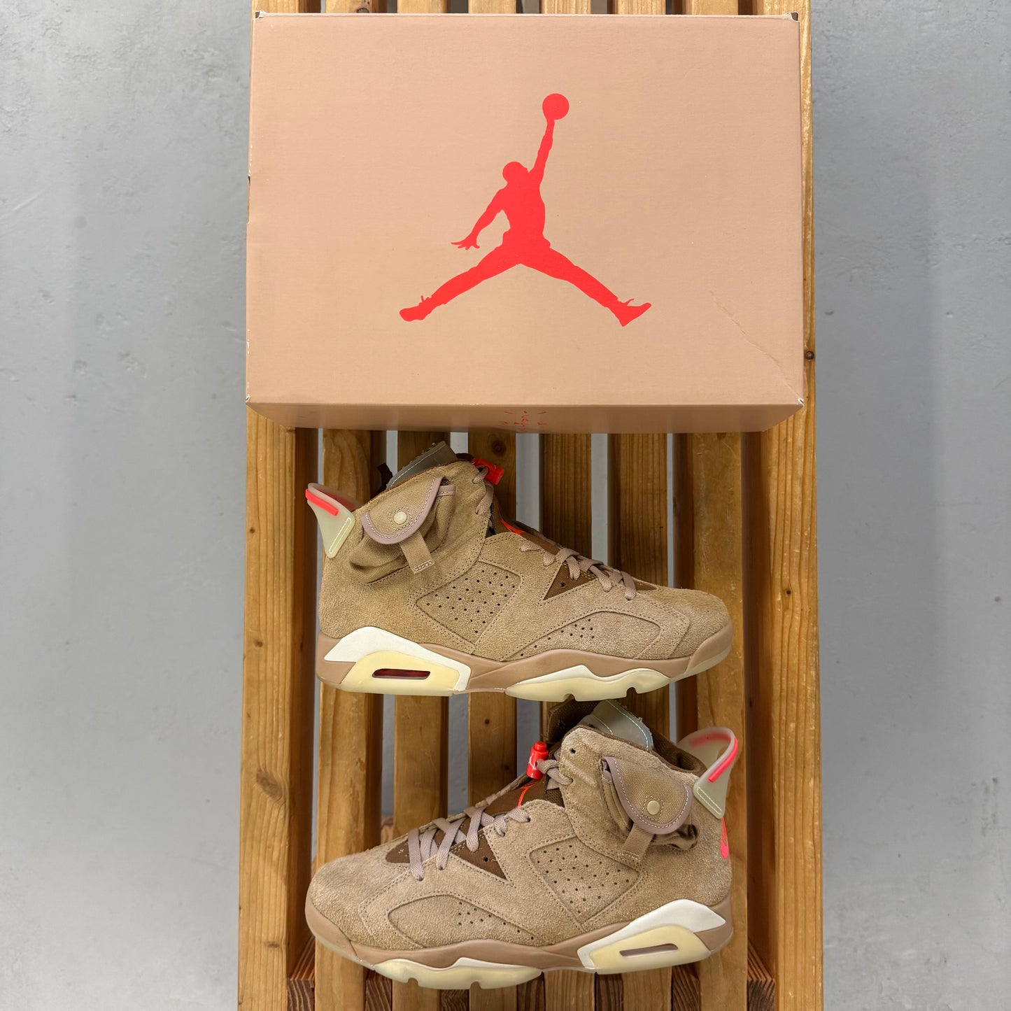 Size 9.5 - Travis Scott x Jordan 6 Retro 'British Khaki' (Used)