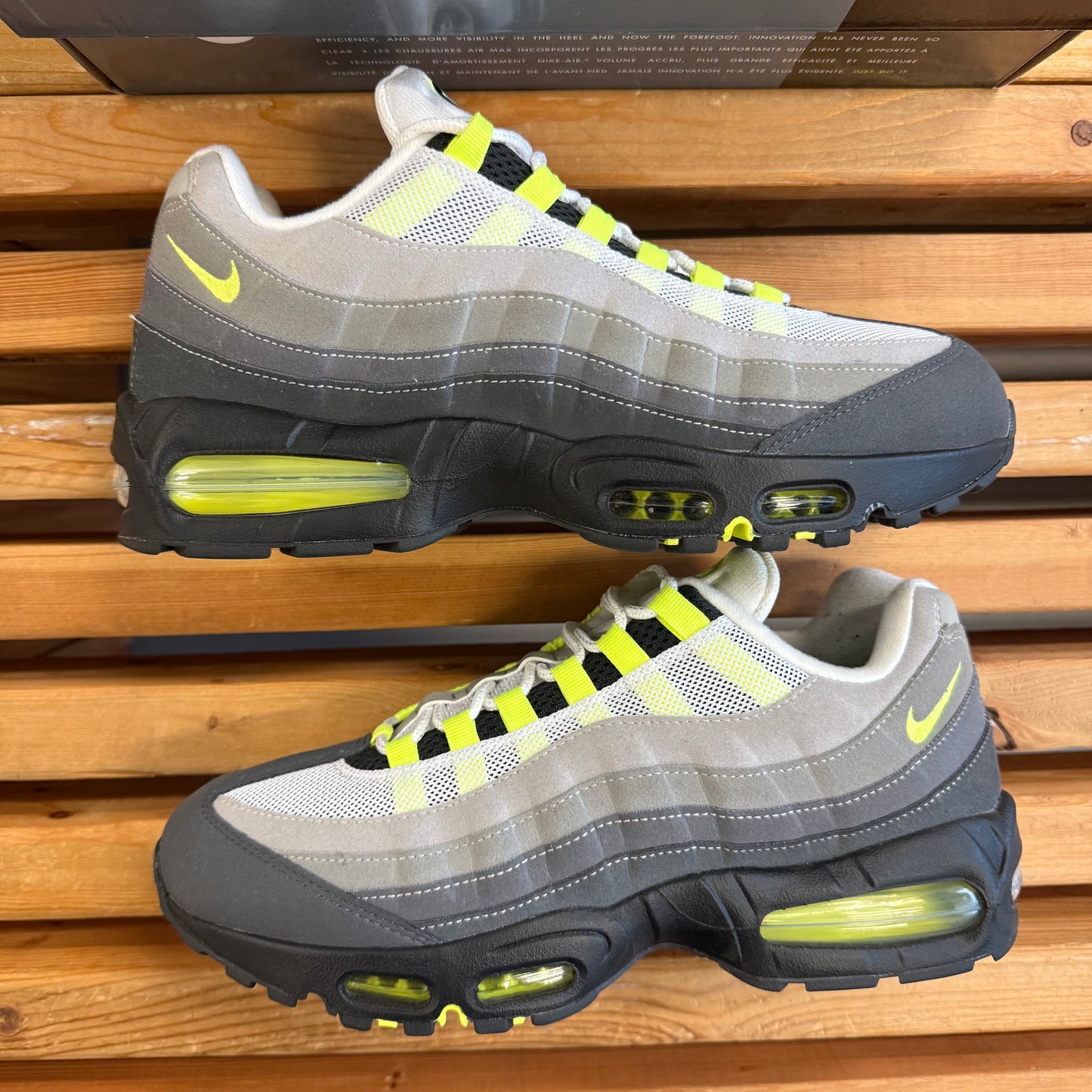 Size 10.5 - Air Max 95 OG 'Big Bubble - Neon' 2025 / 2026 (Used)