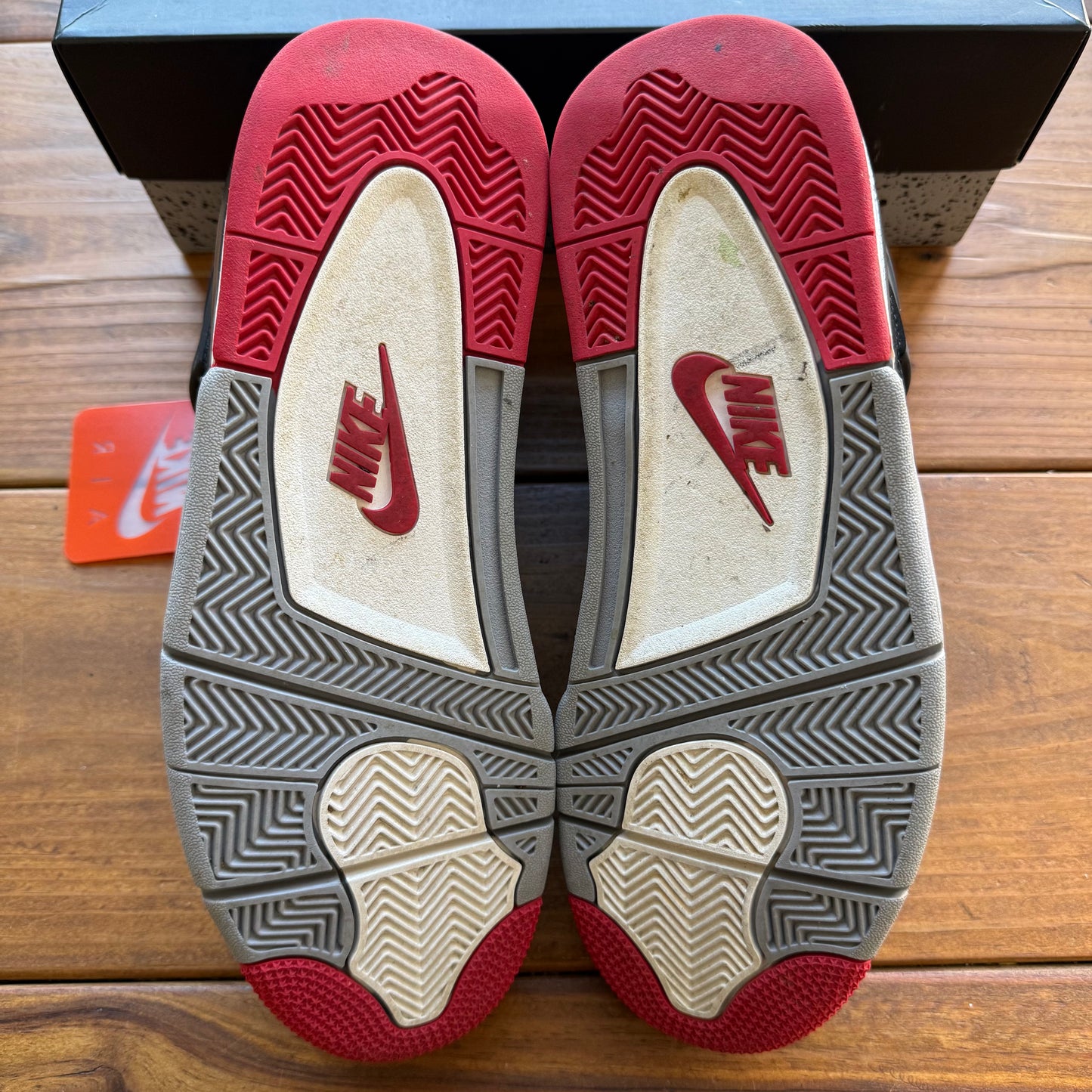 Größe 10 – Jordan 4 Retro OG 'Bred' 2019 (Gebraucht)