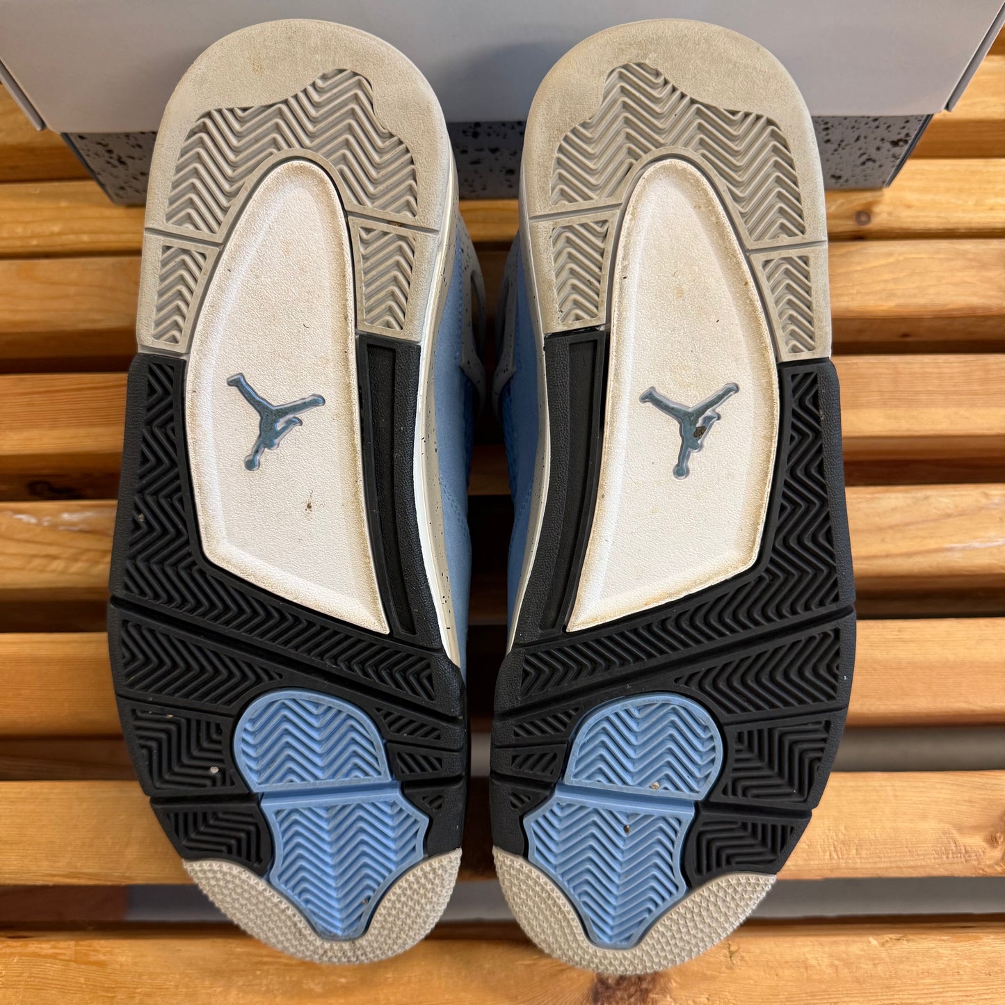 Size 10 - Jordan 4 Retro 'University Blue' (Used)