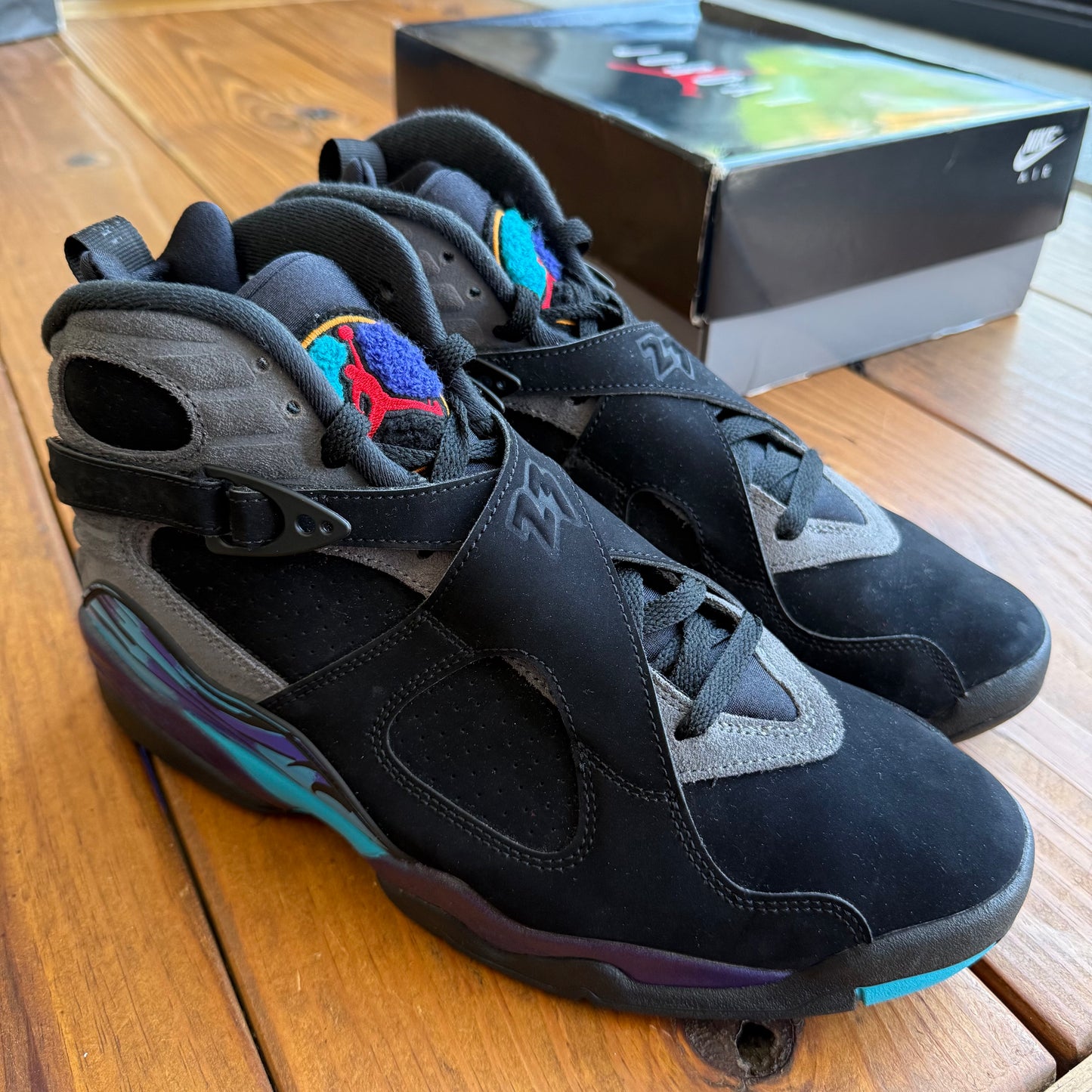 Talla 10.5 - Jordan 8 Retro 'Aqua' 2025 (Usado)