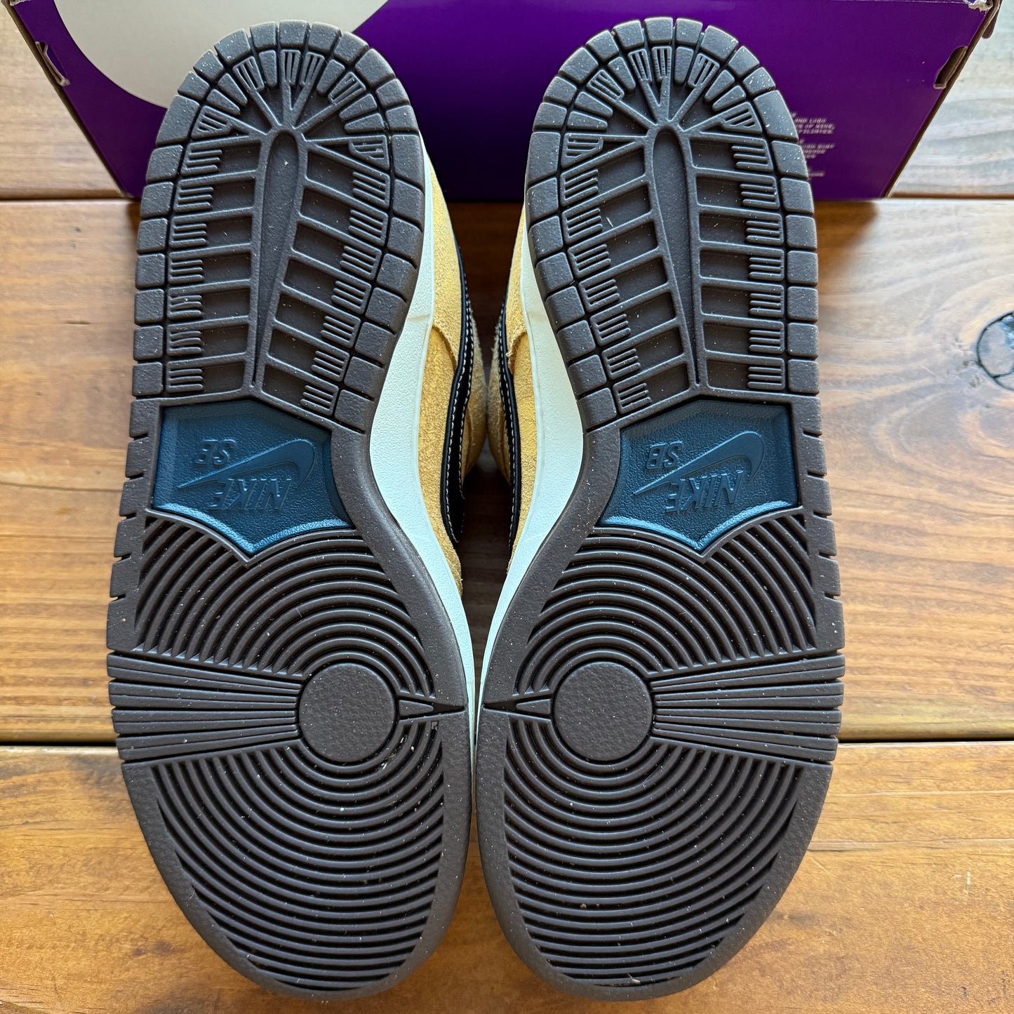 SIZE 9 - Dunk Low SB 'City of Cinema' (Used)