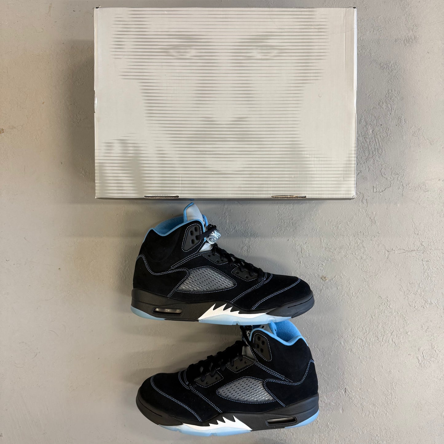 Size 10.5 - Jordan 5 Retro 'Black Carolina / UNC' 2026 (Used)