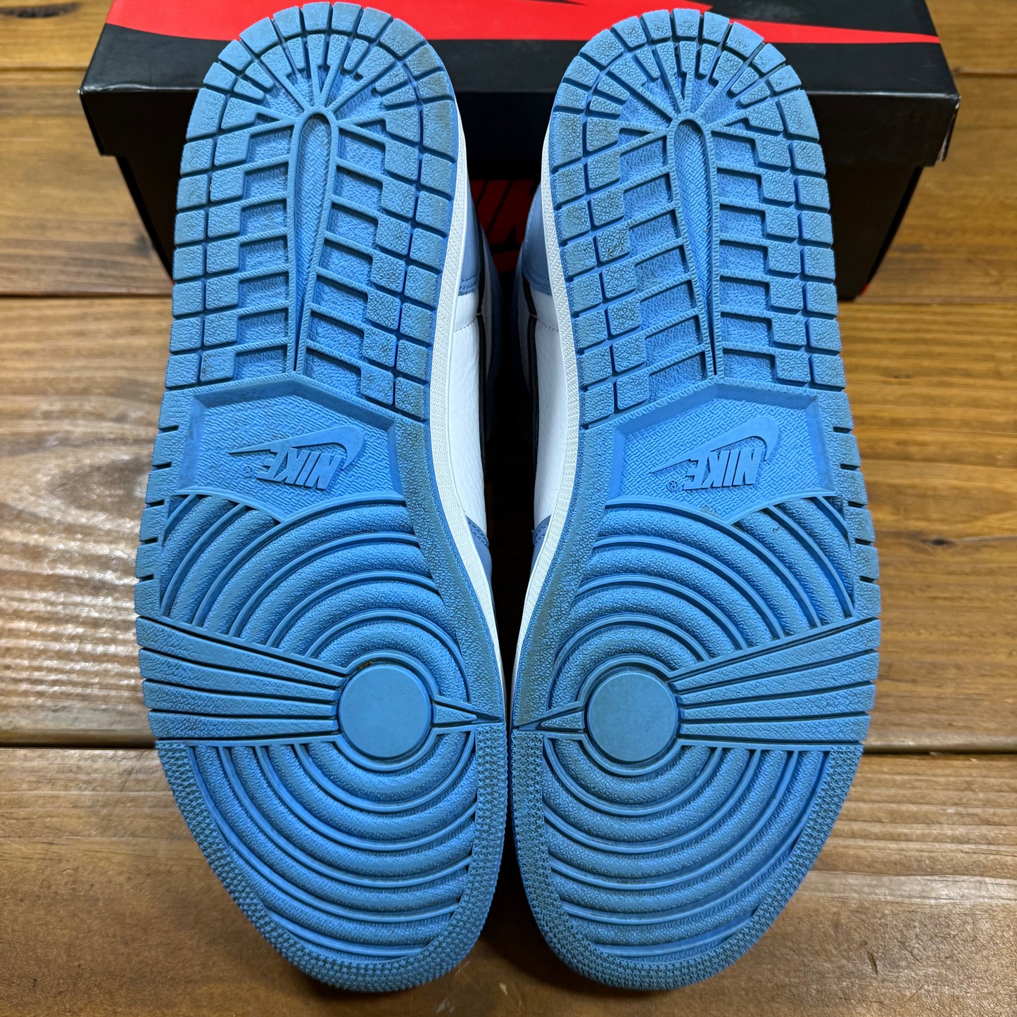 SIZE 11 - Jordan 1 Retro High OG 'University Blue' (Used)