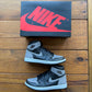 Größe 9.5 - Jordan 1 Retro High OG 'Shadow' 2018 (Gebraucht)
