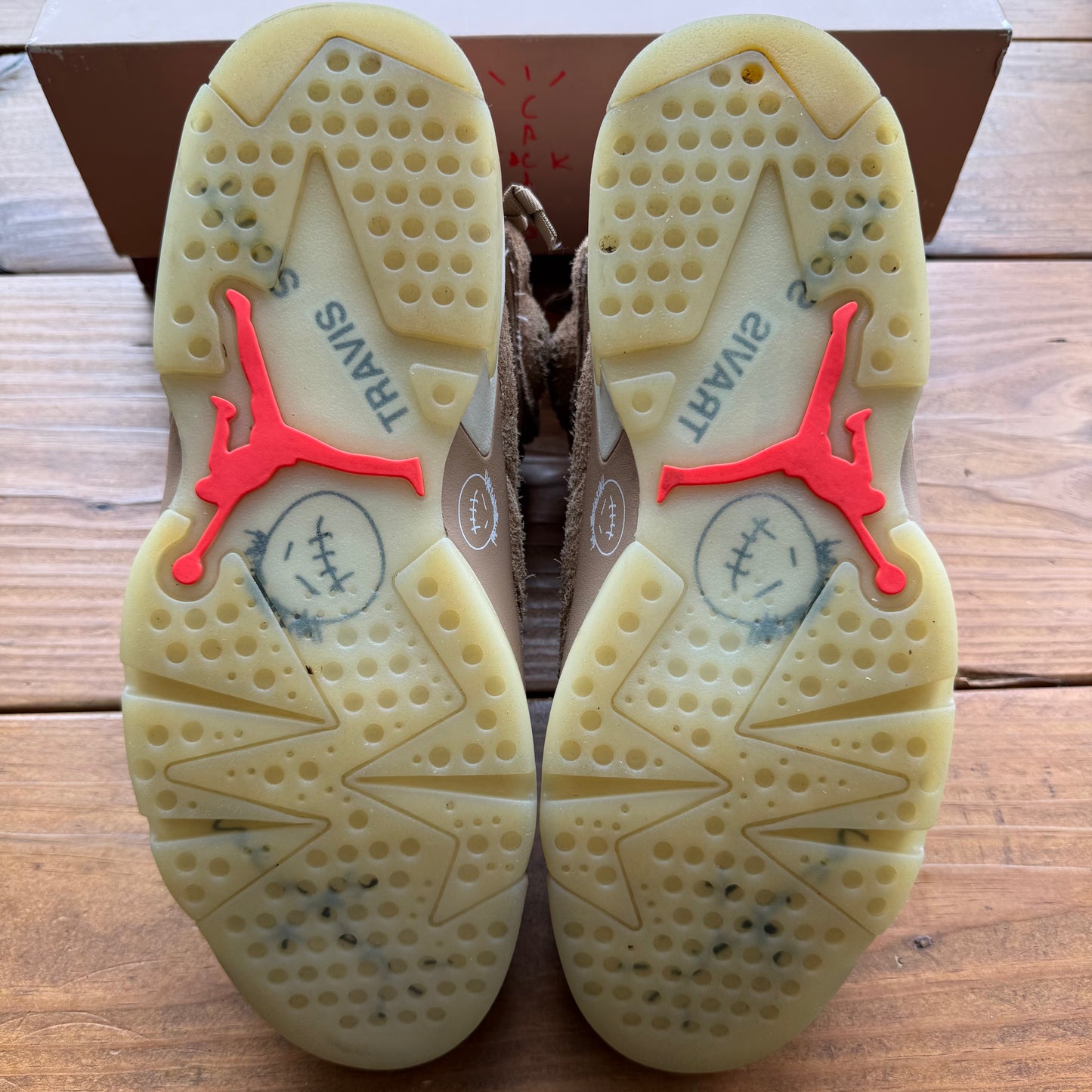 Größe 10.5 – Travis Scott x Jordan 6 Retro 'British Khaki' (Gebraucht)