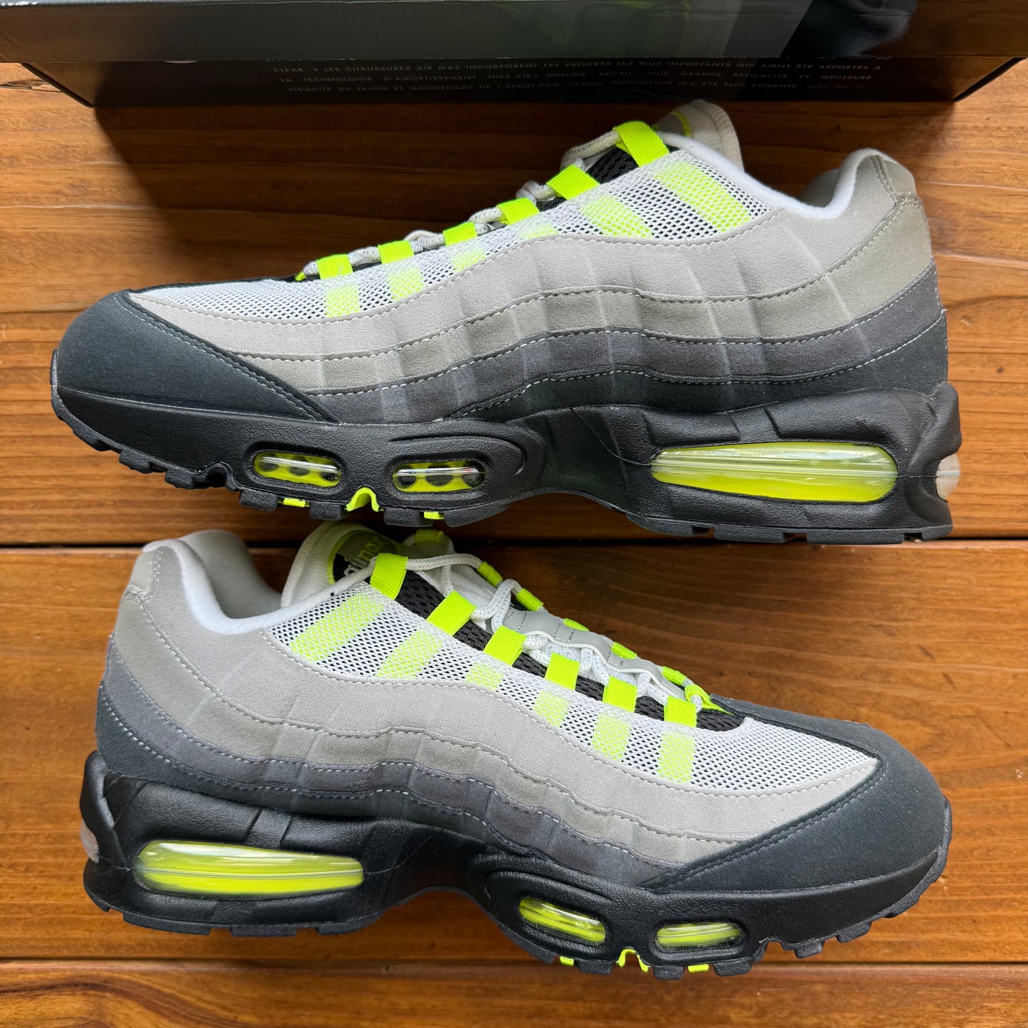 Size 10.5 - Air Max 95 OG 'Big Bubble - Neon' 2025 / 2026 (Used)