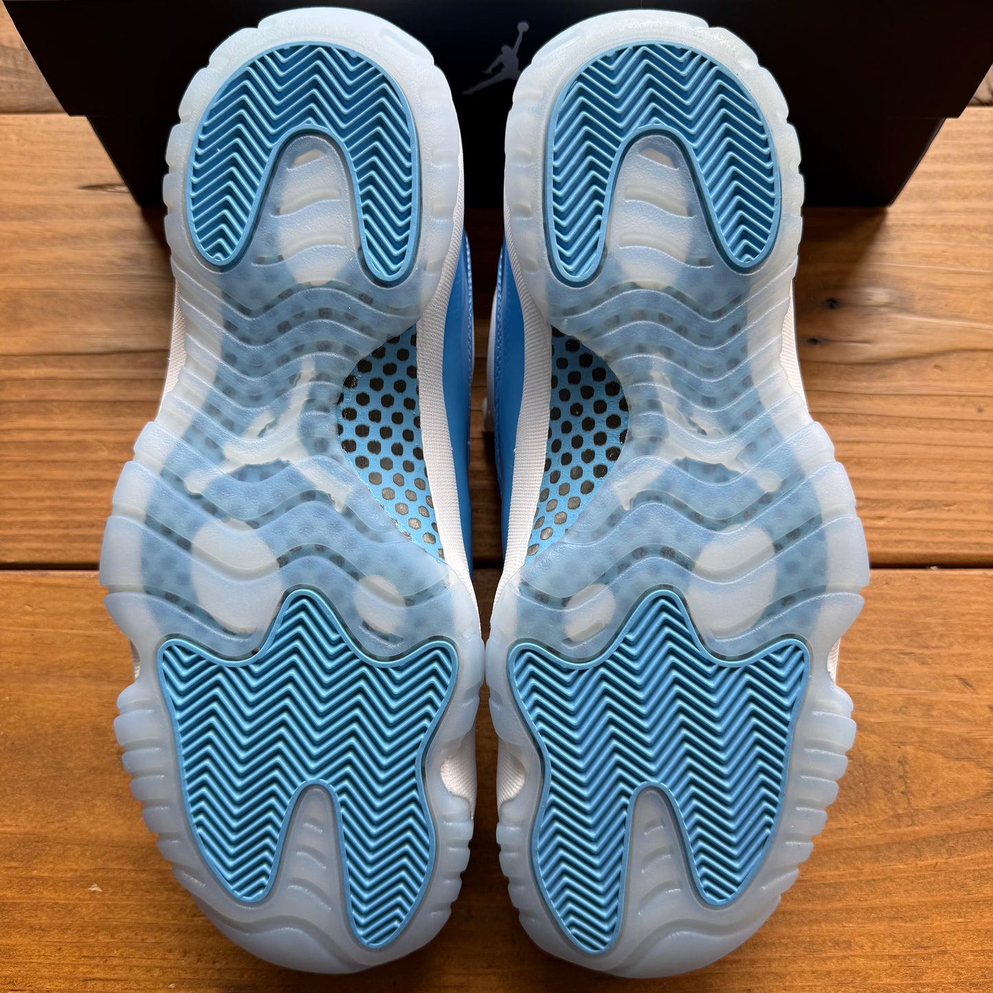 Size 9.5 - Jordan 11 Retro Low 'UNC' 2026 (Used)