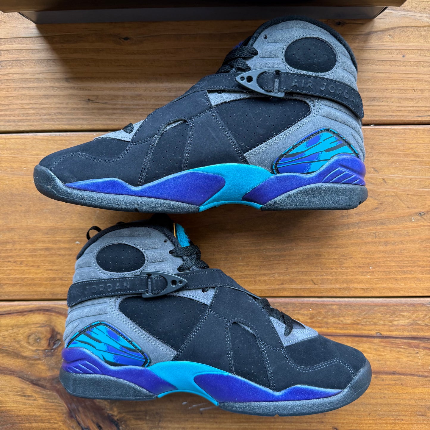 Size 8.5 - Jordan 8 Retro 'Aqua' 2025 (Used)