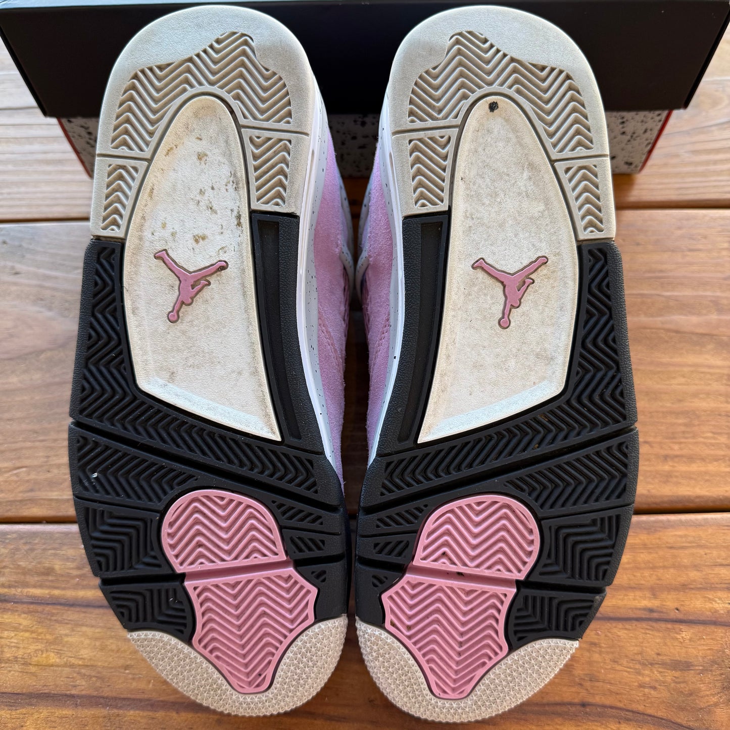 SIZE 9.5W/8M - Wmns Jordan 4 Retro 'Orchid' (Used)