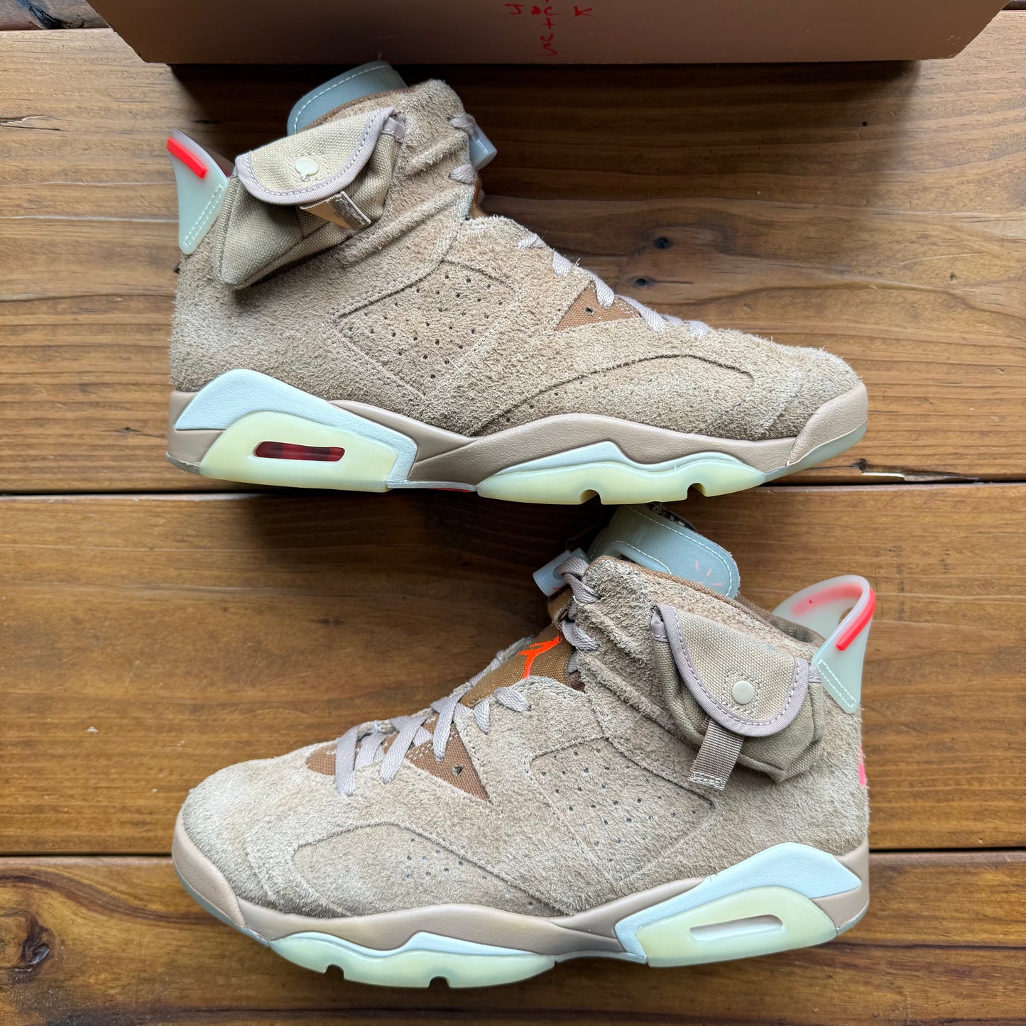 Größe 10.5 – Travis Scott x Jordan 6 Retro 'British Khaki' (Gebraucht)