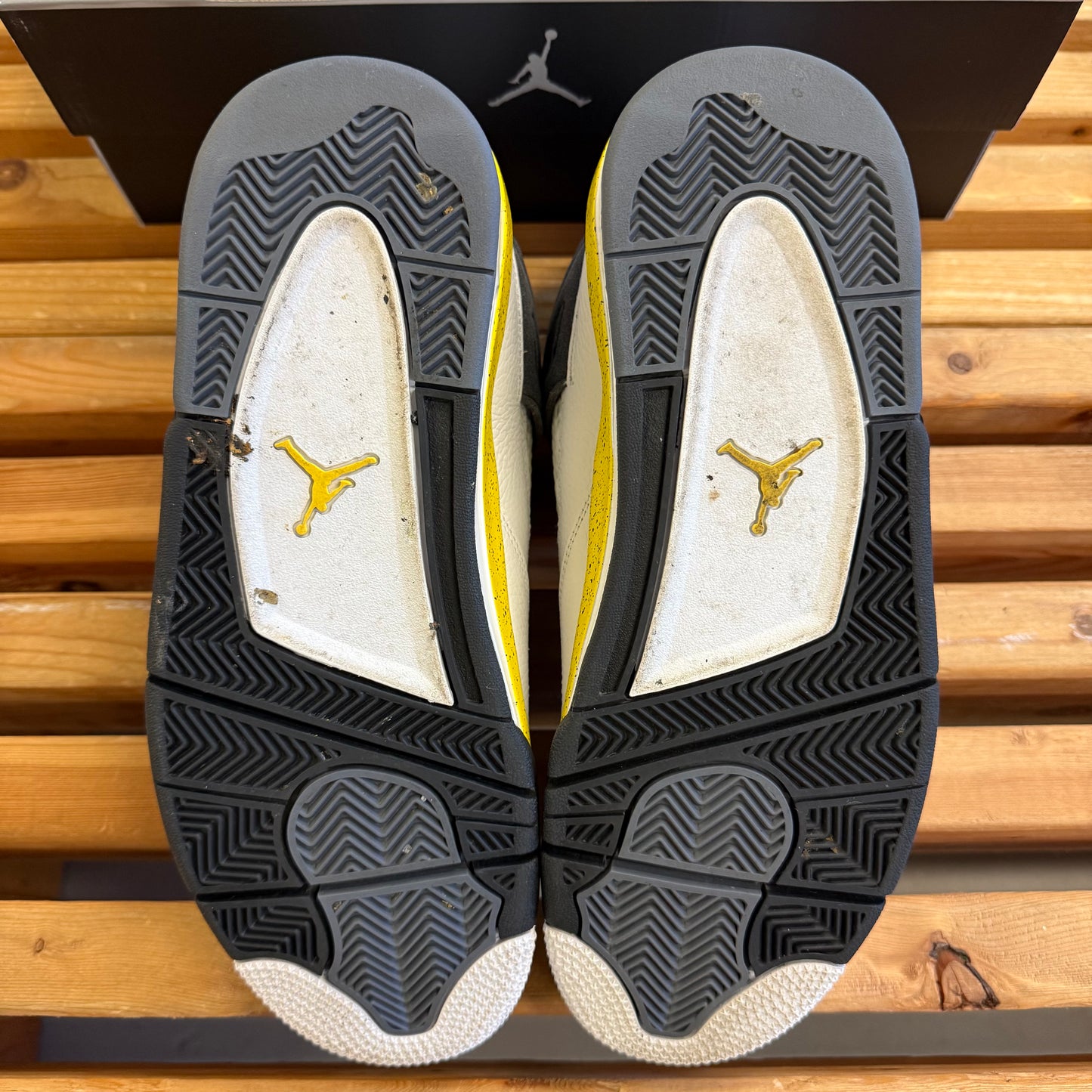 Jordan 4 Retro 'Rare Air - Tour Yellow' 2026 (Used) - Size 10