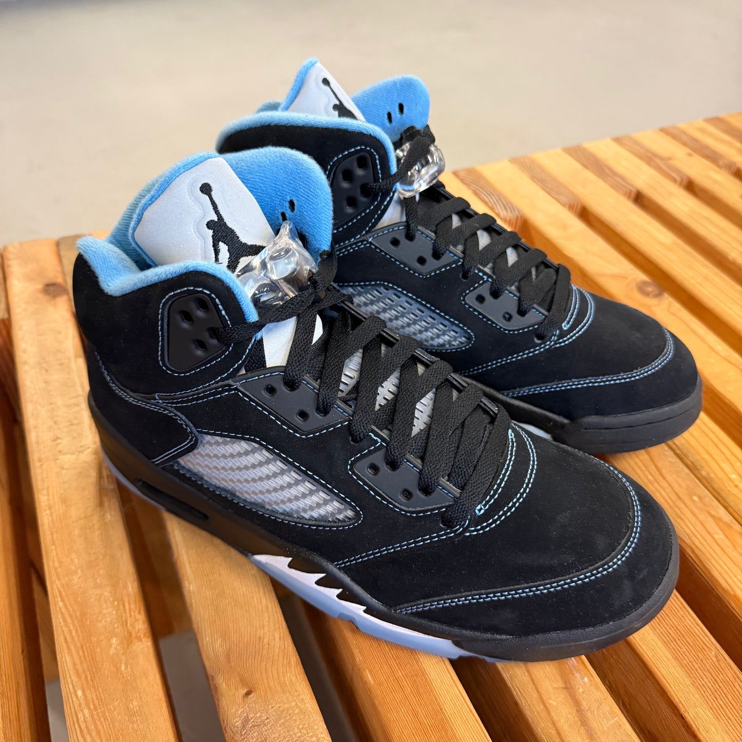 Jordan 5 Retro 'Black Carolina / UNC' 2026 (Used/No Box) - Size 9