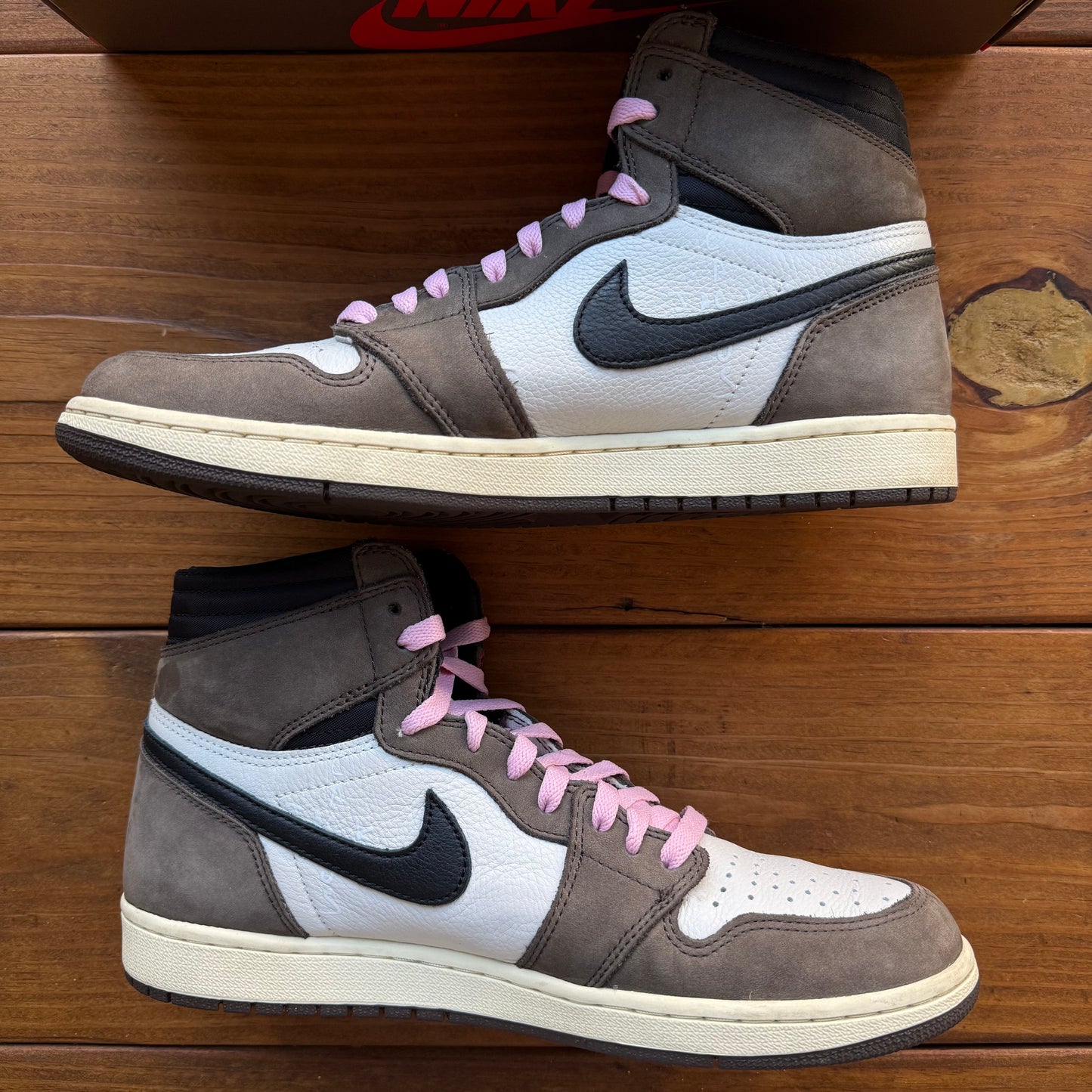 SIZE 11 - Travis Scott x Jordan 1 Retro High OG 'Mocha' (Used)