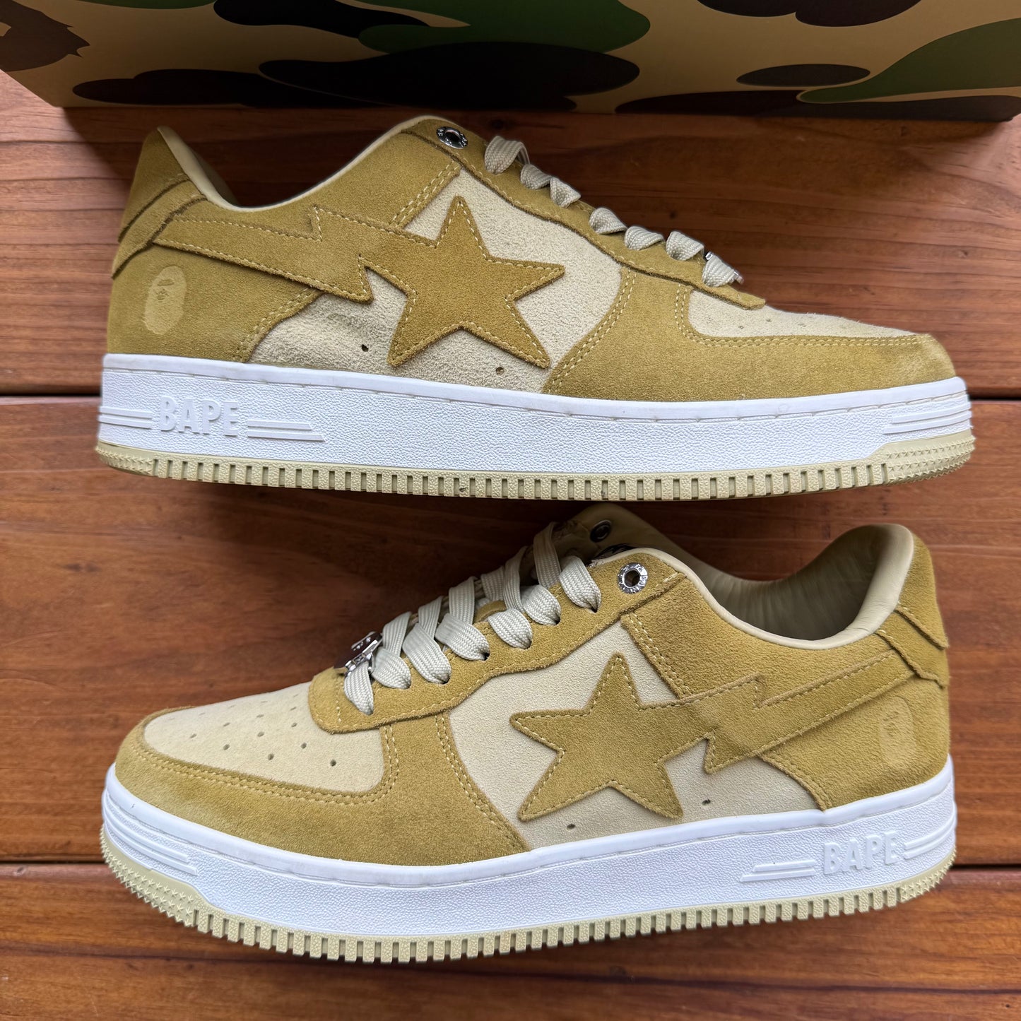 Size 8 - Bapesta #3 M1 'Beige' (Used)