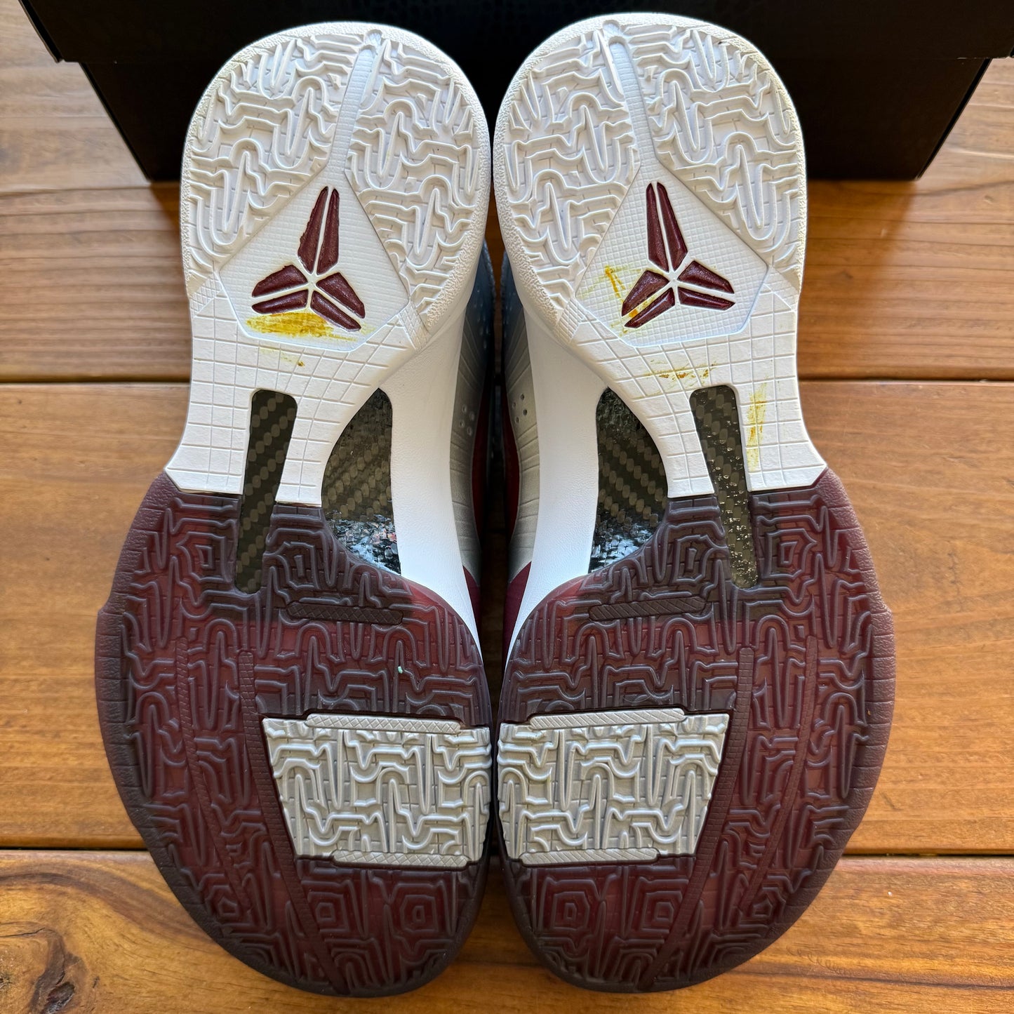 Talla 9 - Nike Zoom Kobe 5 Protro 'Lower Merion Aces' 2026 (Usado)