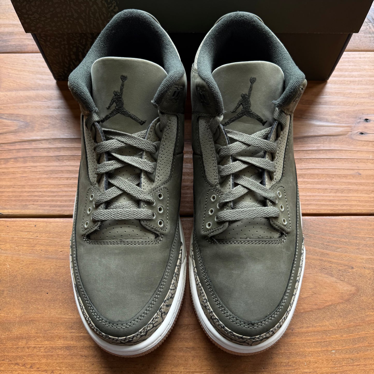 Size 9.5 - Jordan 3 Retro 'Family Affair' (Used)