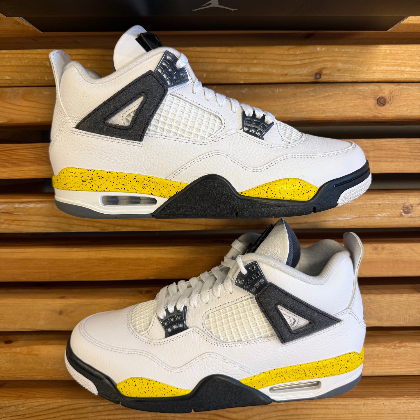 Jordan 4 Retro 'Rare Air - Tour Yellow' 2026 (Used) - Size 10