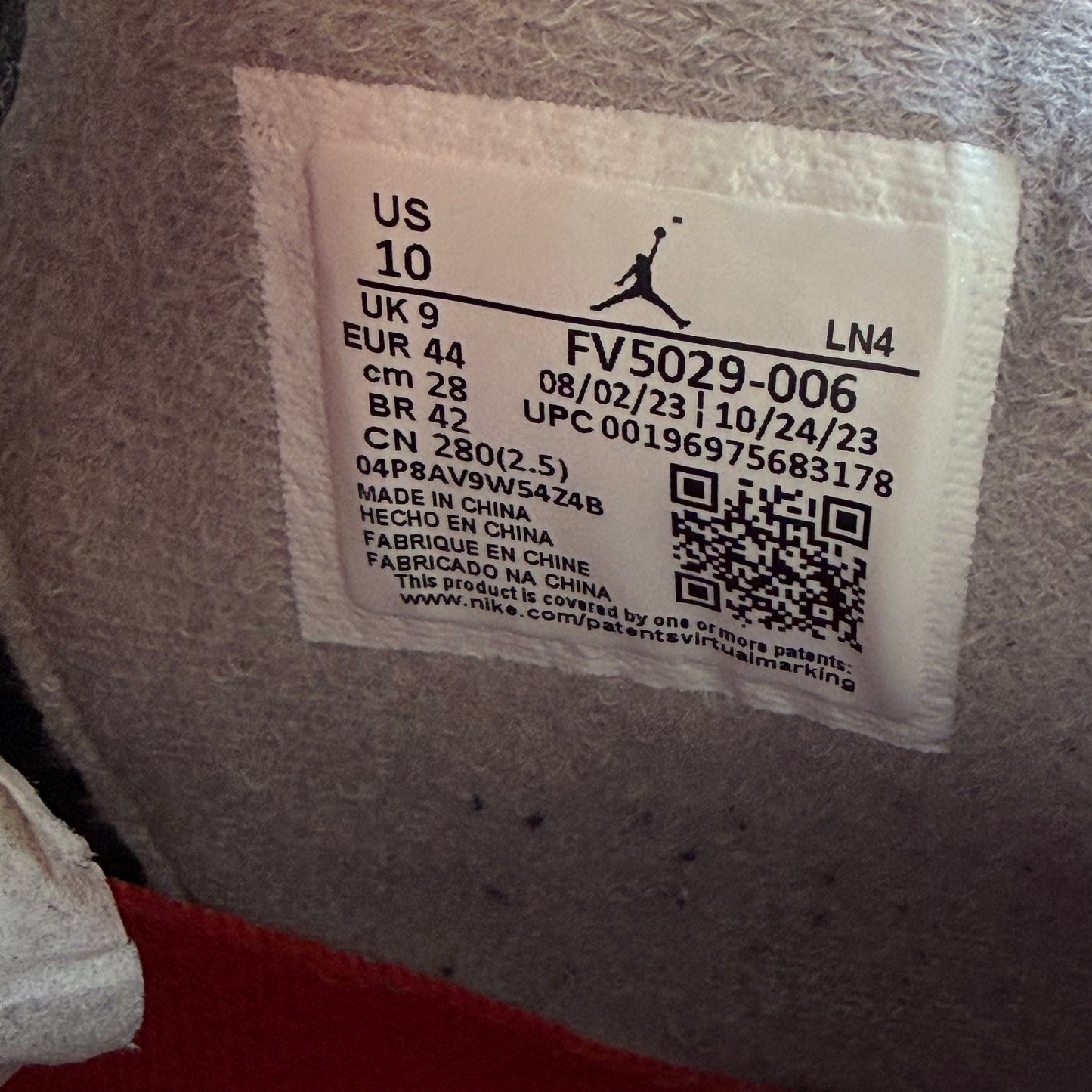 Größe 44 - Jordan 4 Retro 'Bred Reimagined' (Gebraucht)