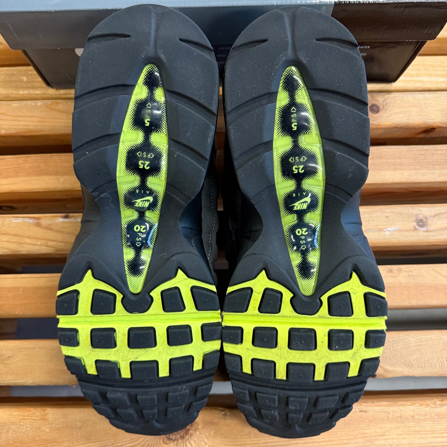 Size 10.5 - Air Max 95 OG 'Big Bubble - Neon' 2025 / 2026 (Used)