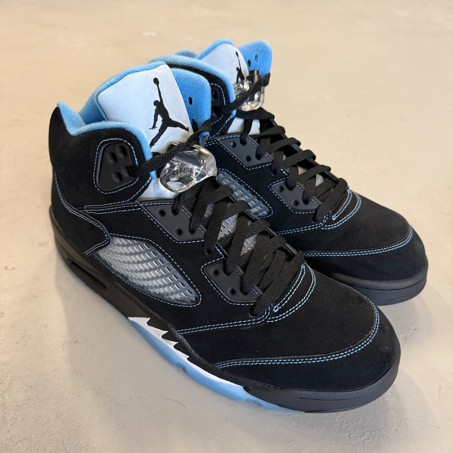 Size 10.5 - Jordan 5 Retro 'Black Carolina / UNC' 2026 (Used)