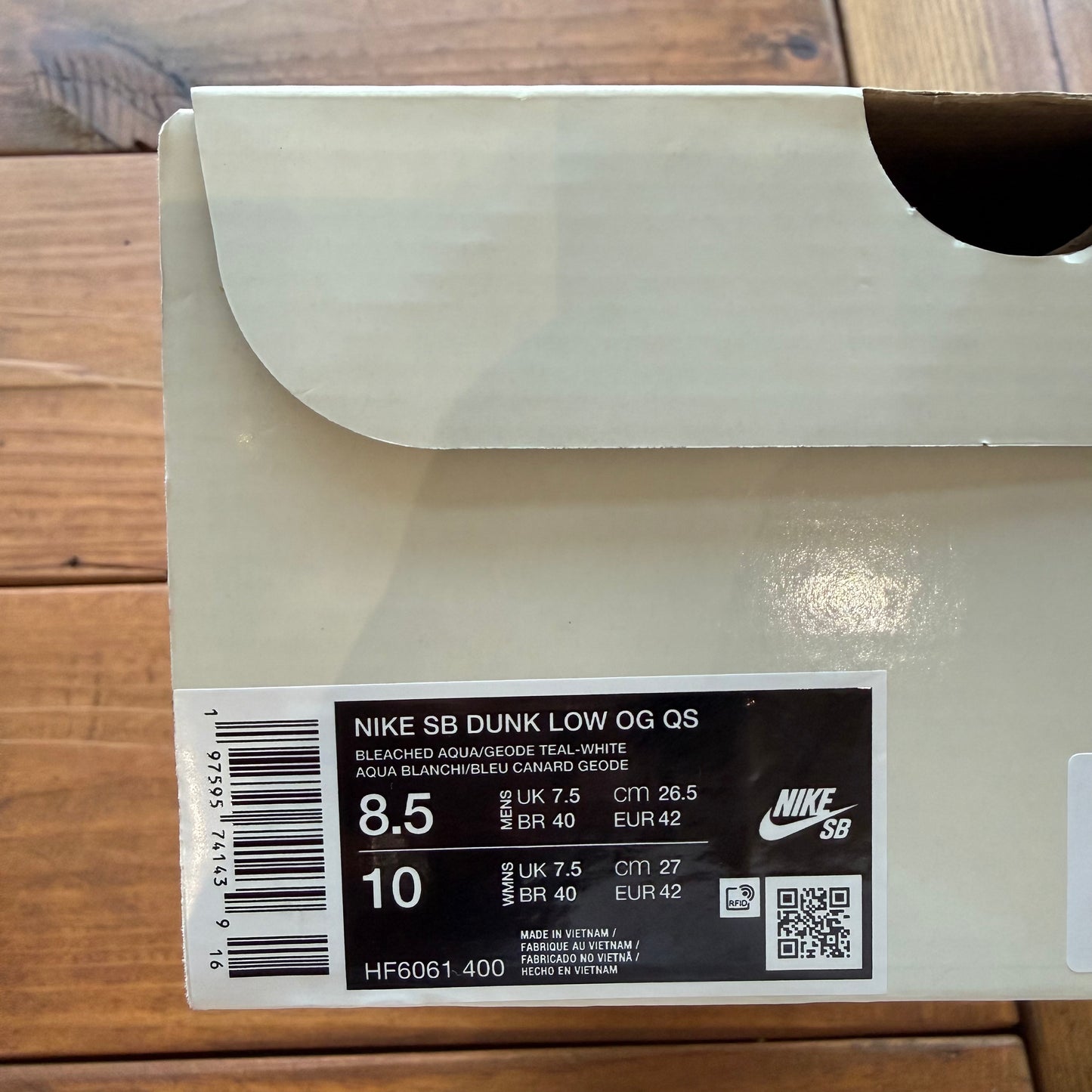 SIZE 8.5 - Futura Laboratories x Dunk Low SB 'Bleached Aqua' (Used)