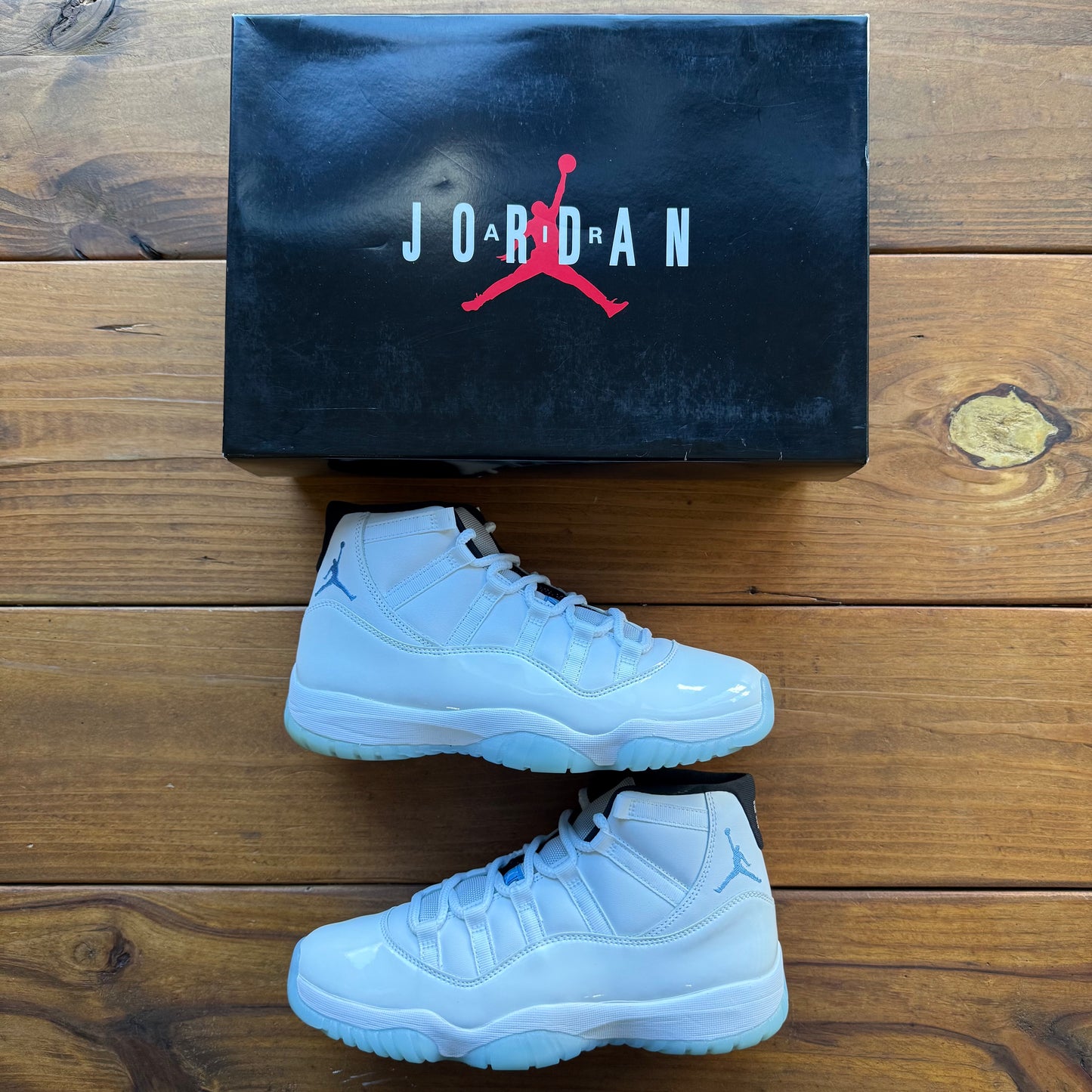 Size 9 - Jordan 11 Retro 'Columbia / Legend Blue' 2024 (Used)
