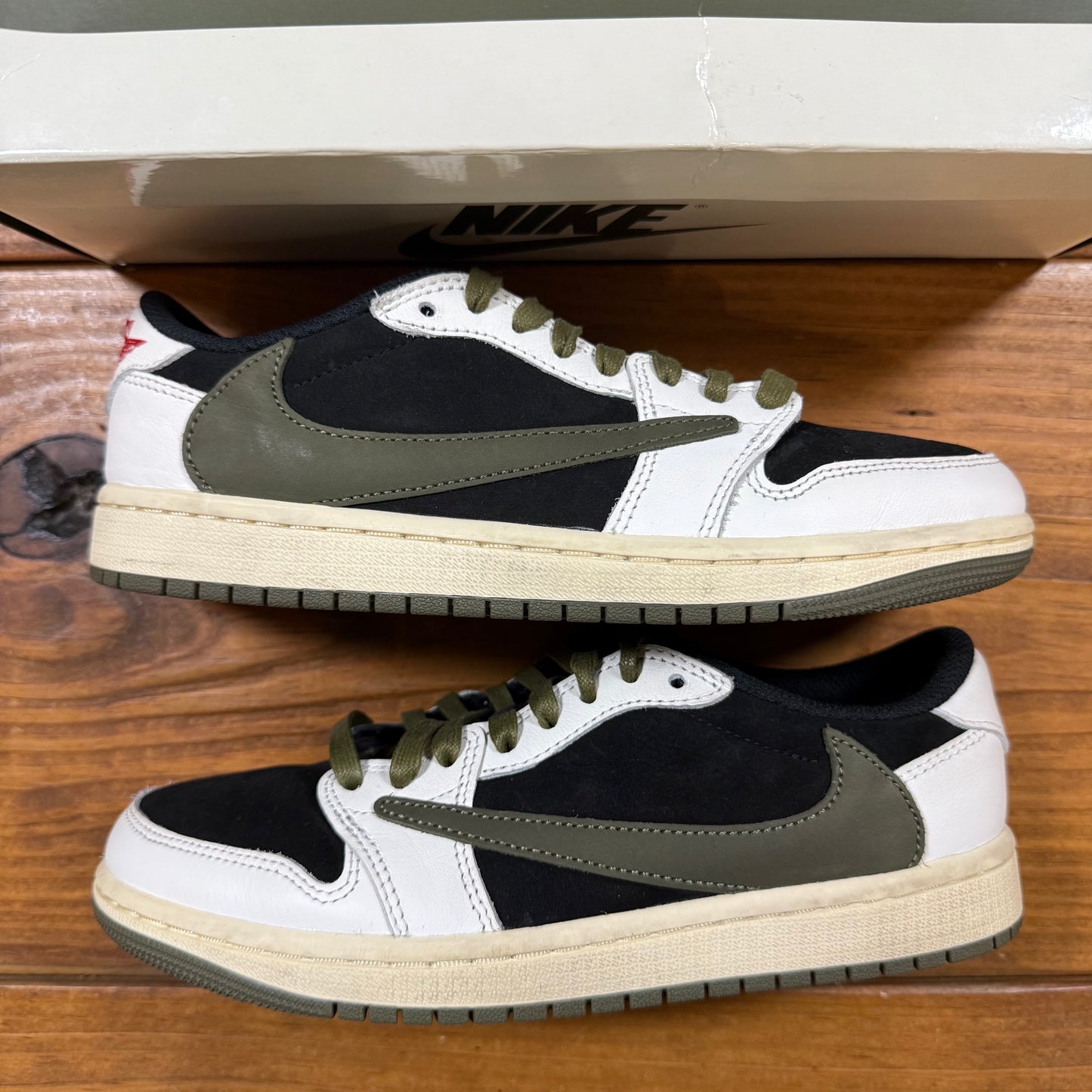 SIZE 6.5W/5M - Travis Scott x Wmns Jordan 1 Retro Low OG SP 'Olive' (Used)