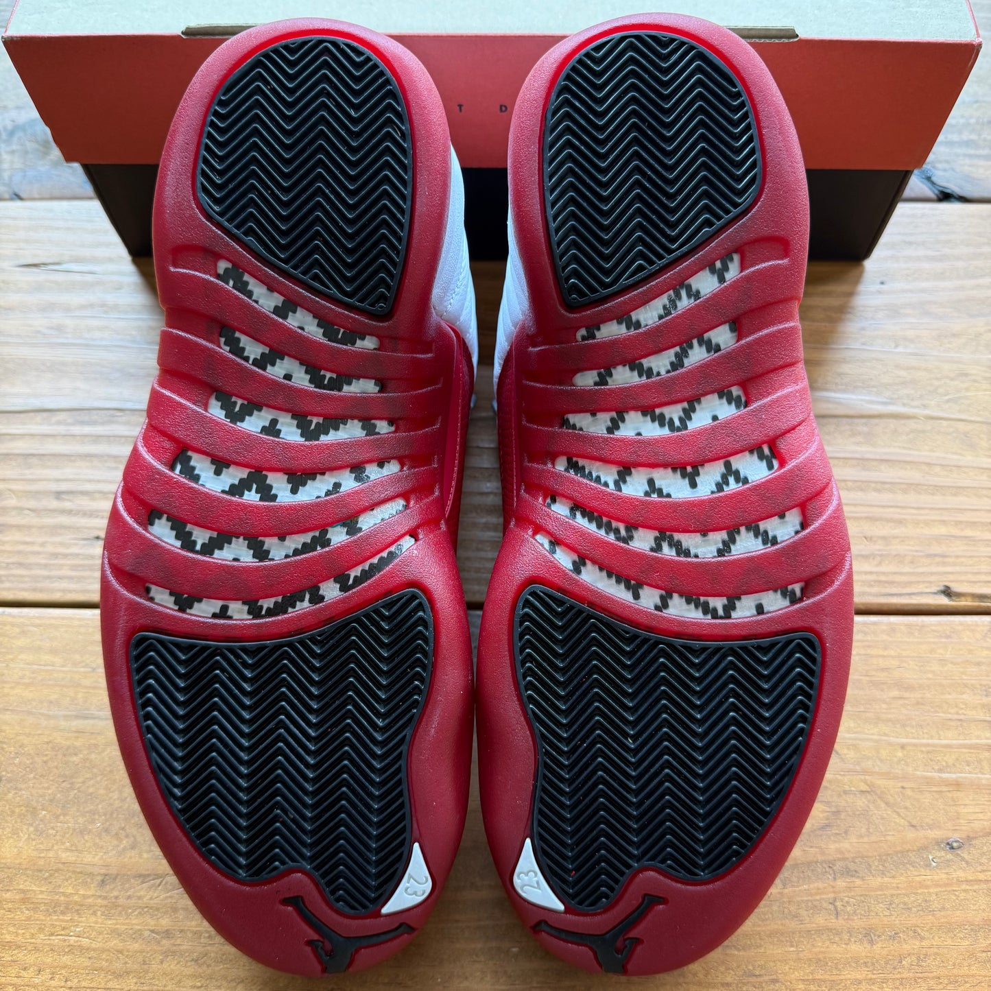 Größe 44.5 - Jordan 12 Retro 'Cherry' 2023 (Gebraucht)