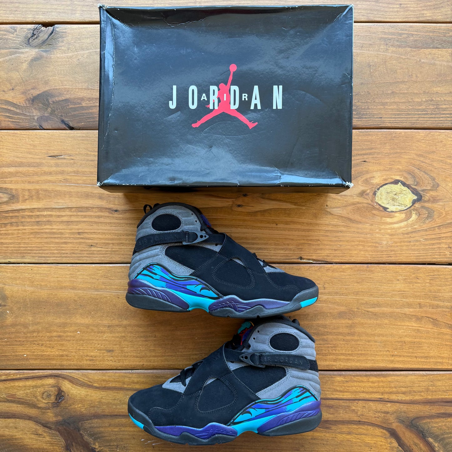 Talla 10.5 - Jordan 8 Retro 'Aqua' 2025 (Usado)