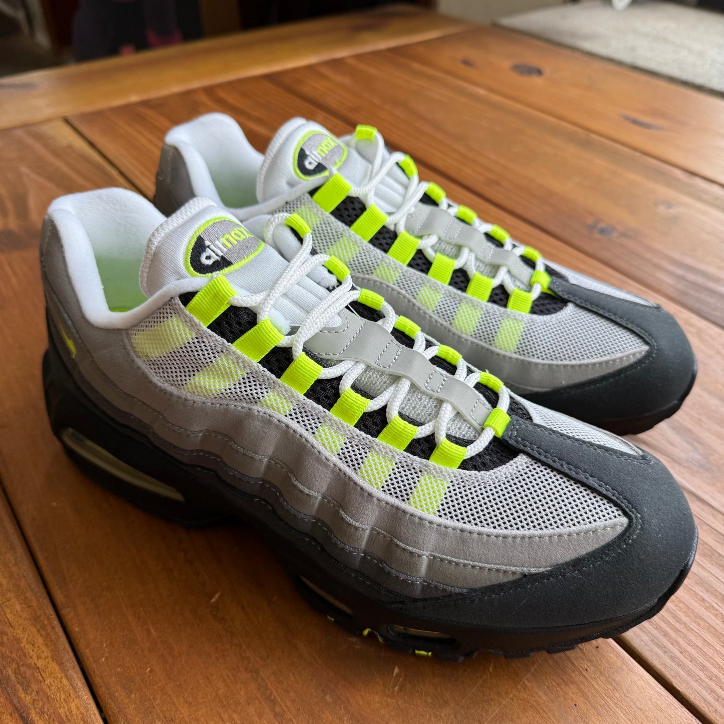 Size 10.5 - Air Max 95 OG 'Big Bubble - Neon' 2025 / 2026 (Used)