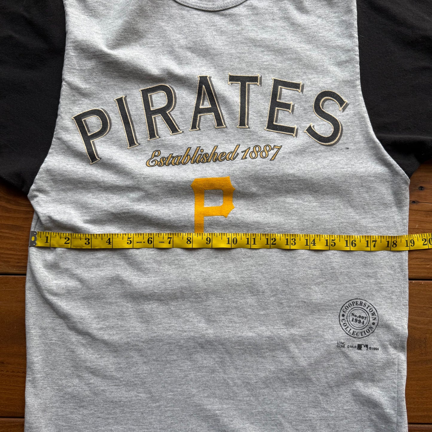 Medium - Vintage Pirates 3/4 Sleeve Shirt
