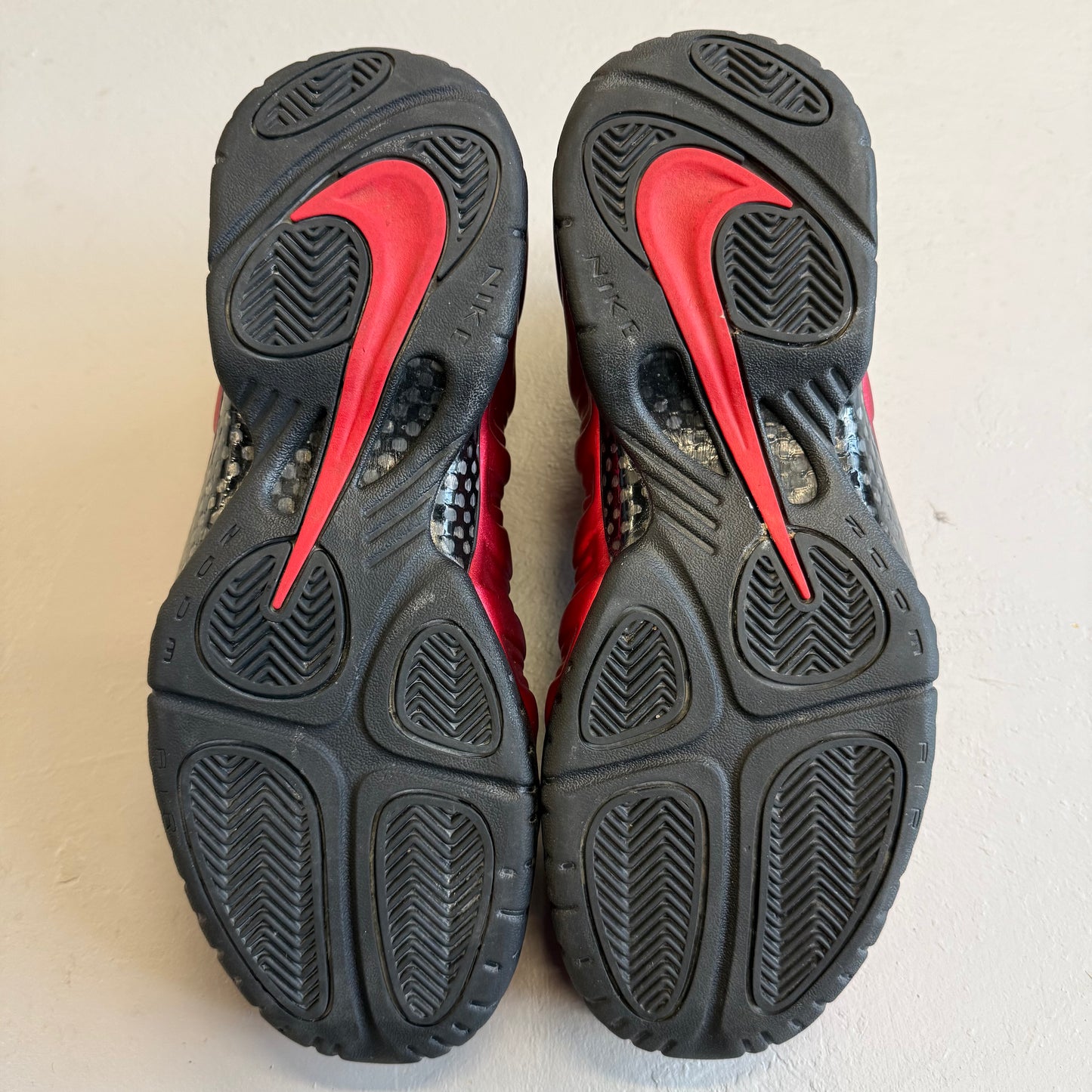 Size 10 - Air Foamposite Pro 'University Red' 2016 (Used/No Box)