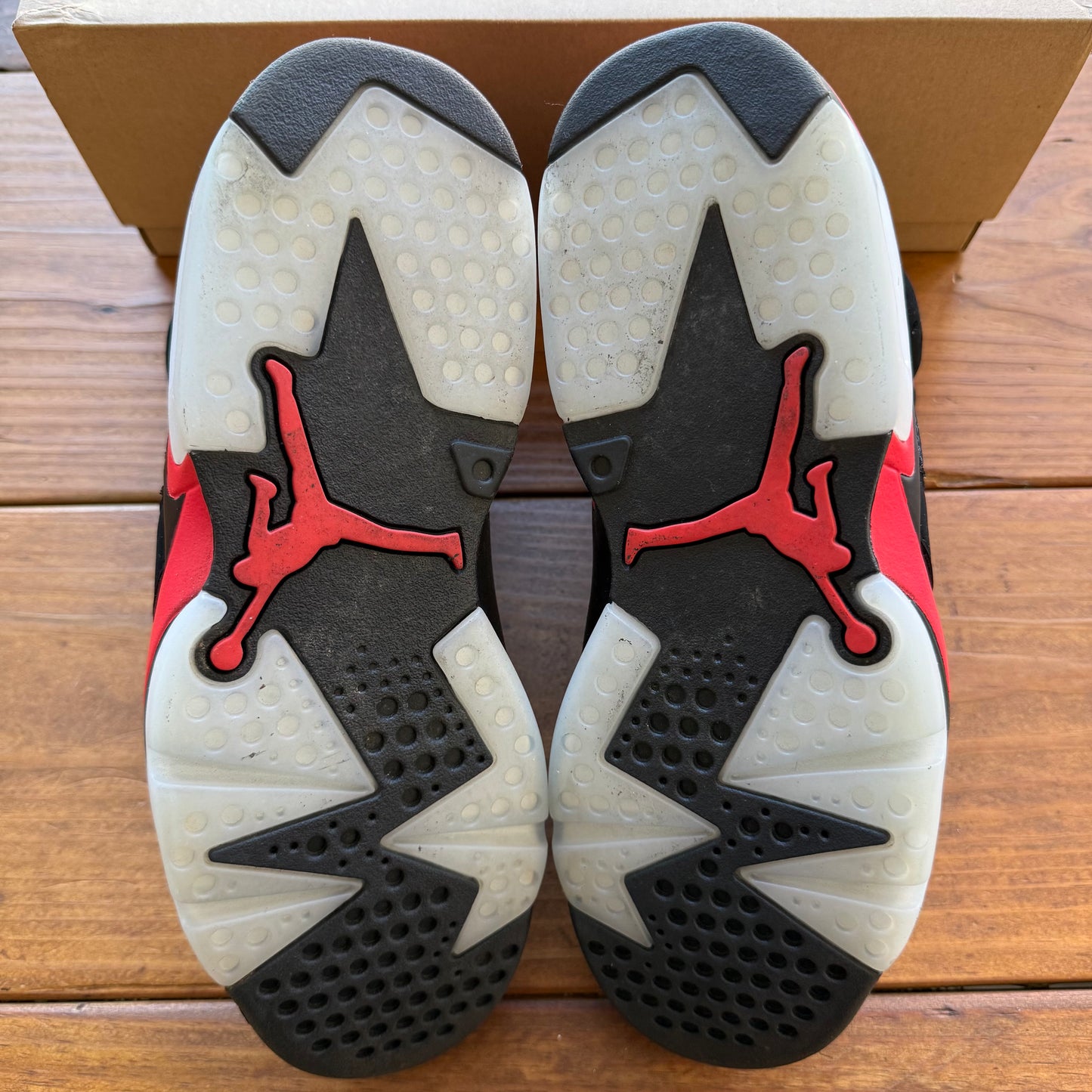 Talla 9 - Jordan 6 Retro 'Reverse Infrared Salesman' (Usado)