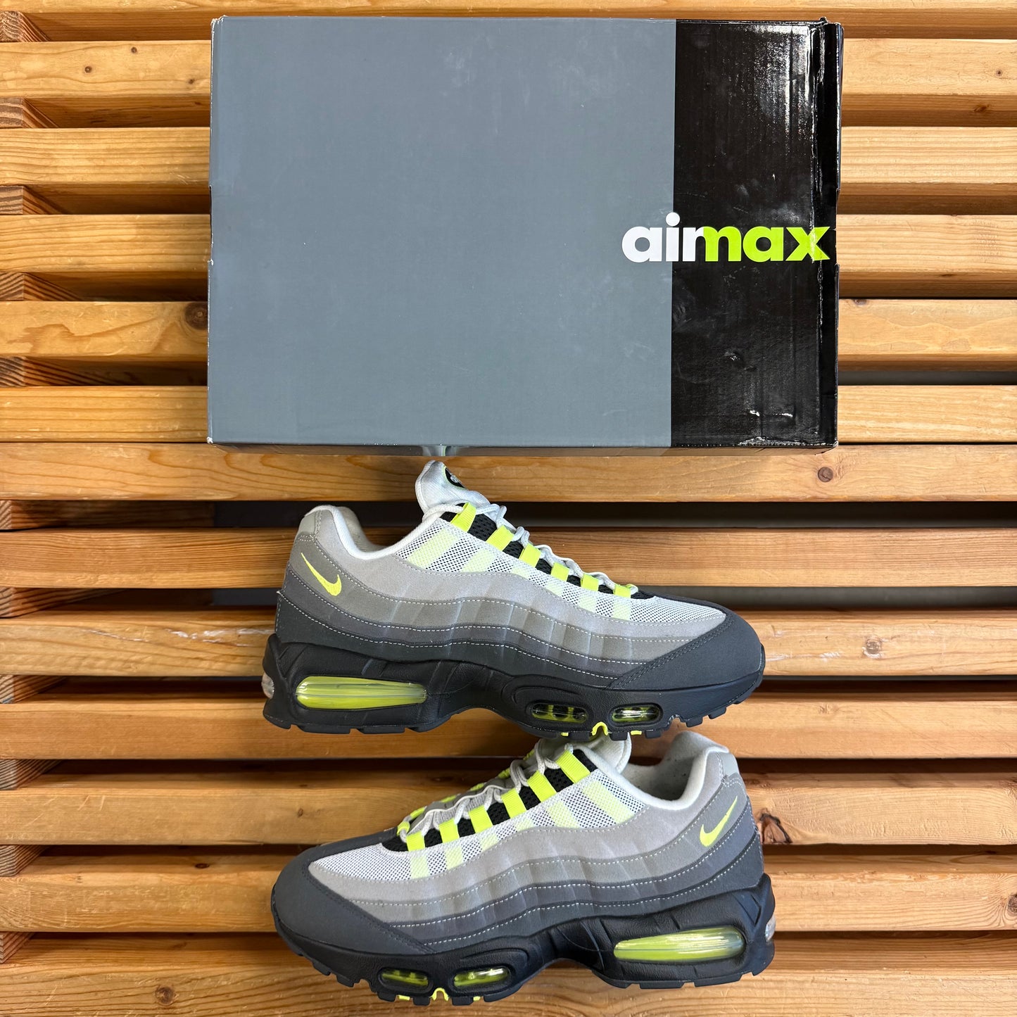 Size 10.5 - Air Max 95 OG 'Big Bubble - Neon' 2025 / 2026 (Used)