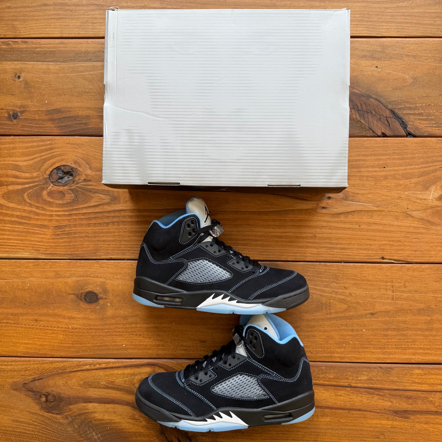 Size 10.5 - Jordan 5 Retro 'Black Carolina / UNC' 2026 (Used)