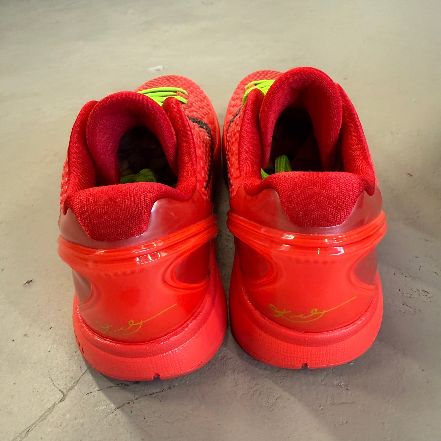 Size 9.5 - Zoom Kobe 6 Protro 'Reverse Grinch' (Used)