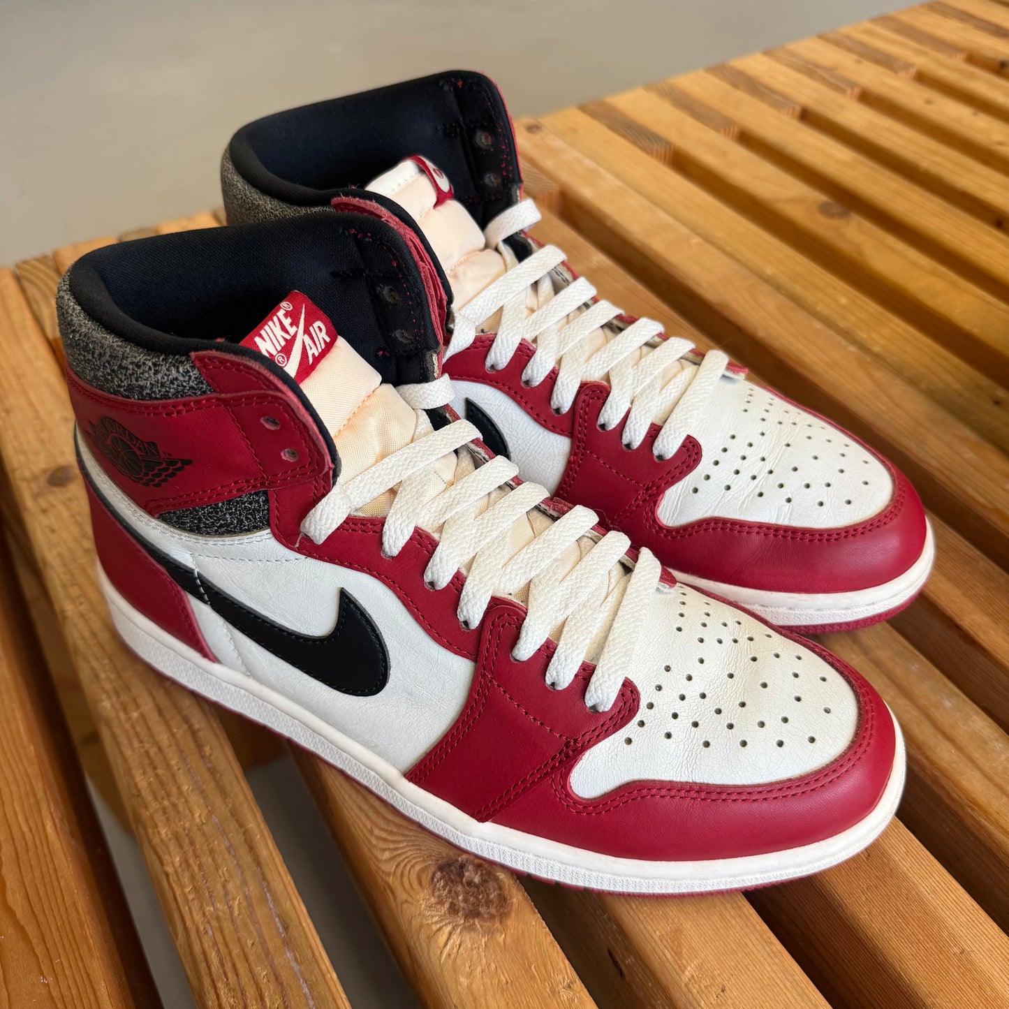 Size 9 - Jordan 1 Retro High OG 'Chicago Lost & Found' (Used)