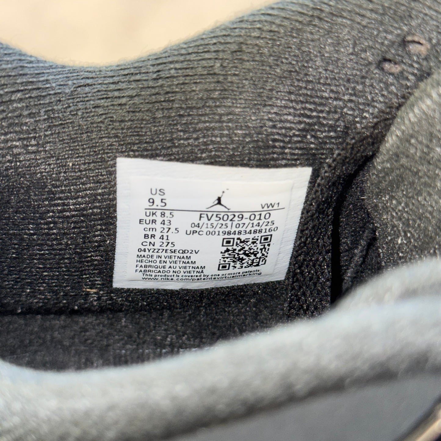 Size 9.5 - Jordan 4 Retro 'Black Cat' 2025 (Used/No Box)