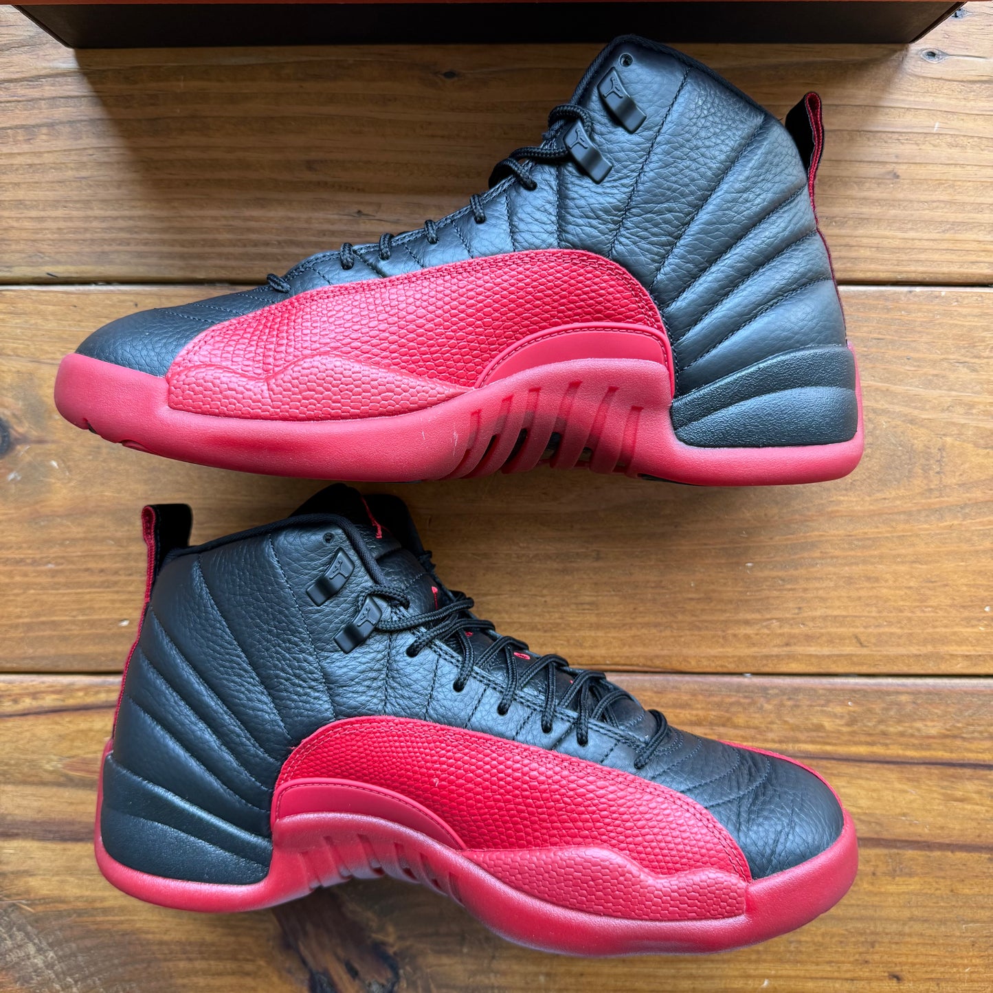 Größe 44.5 - Jordan 12 Retro 'Flu Game' 2025 (Gebraucht)
