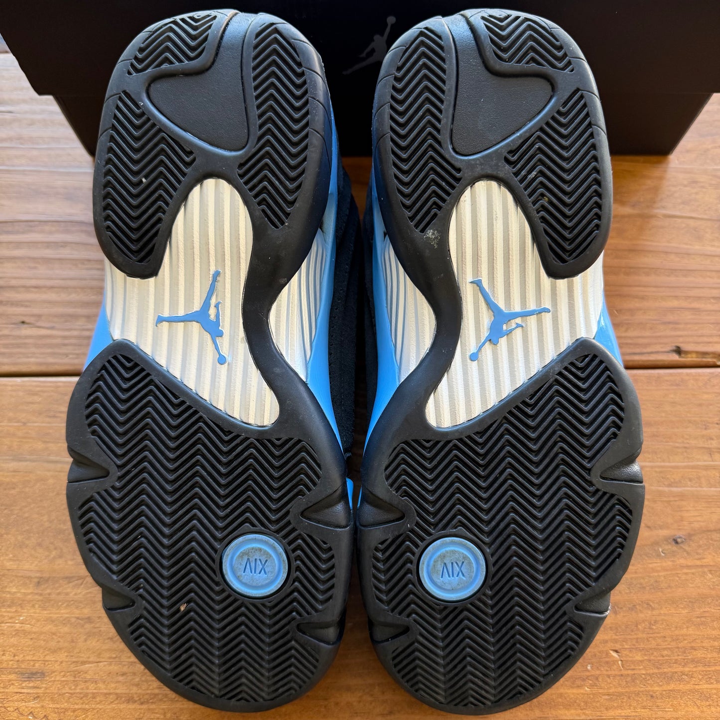 Größe 9 - Jordan 14 Retro 'Black University Blue' 2026 (Gebraucht)