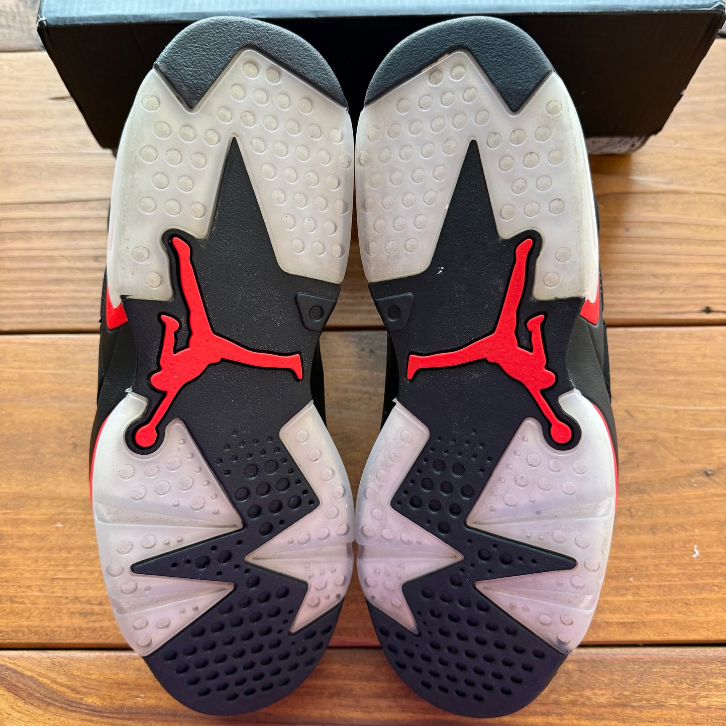 Size 10.5 - Jordan 6 Retro 'Infrared' 2019 (Used)