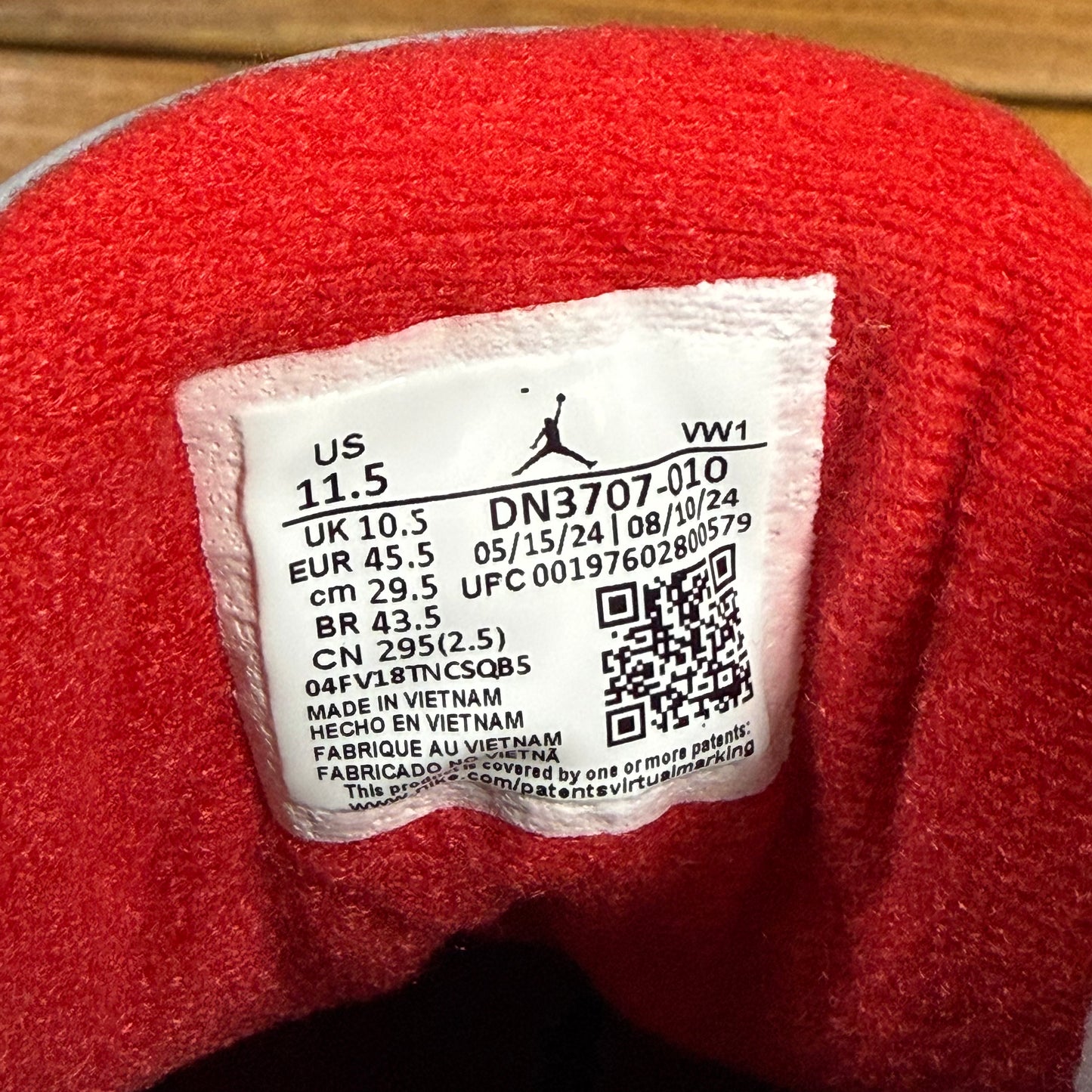 SIZE 11.5 - Jordan 3 Retro OG 'Black Cement' 2024 (Used)
