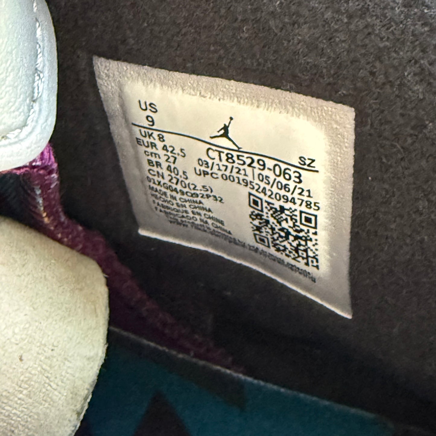 Size 9 - Jordan 6 Retro 'Bordeaux' (Used)