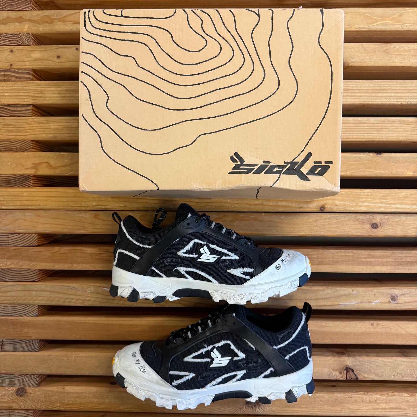 Size 9 - Sicko x Vessel Hiking Shoes Black/White (Used)