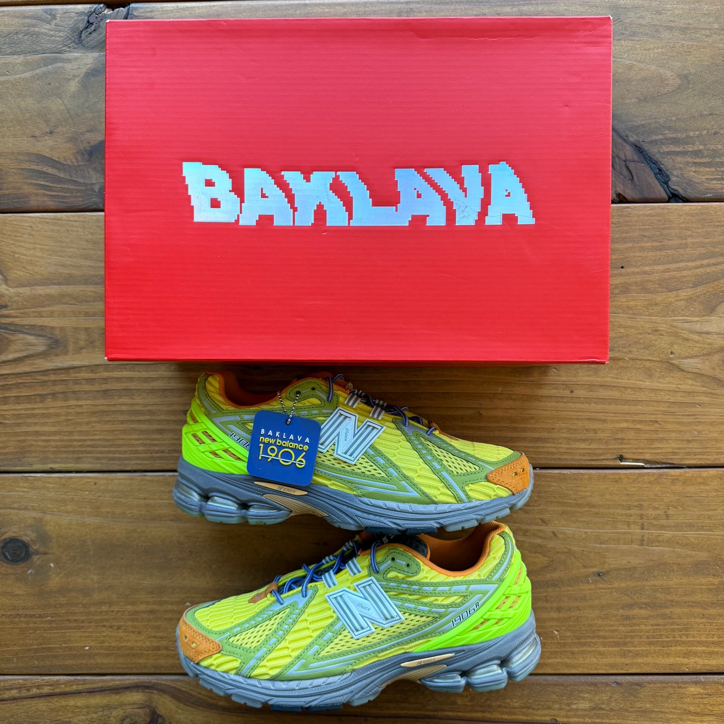 Talla 8.5 - New Balance Action Bronson x 1906R 'Scorpius' (Usado)