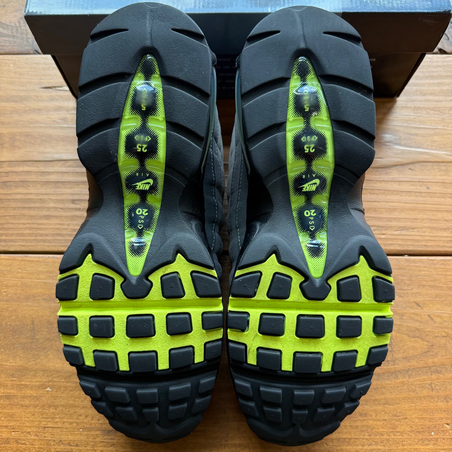 Size 11 - Air Max 95 OG 'Big Bubble - Neon' 2025 / 2026 (Used)