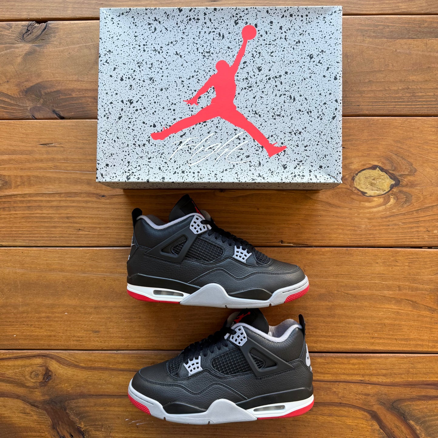 Größe 44 - Jordan 4 Retro 'Bred Reimagined' (Gebraucht)