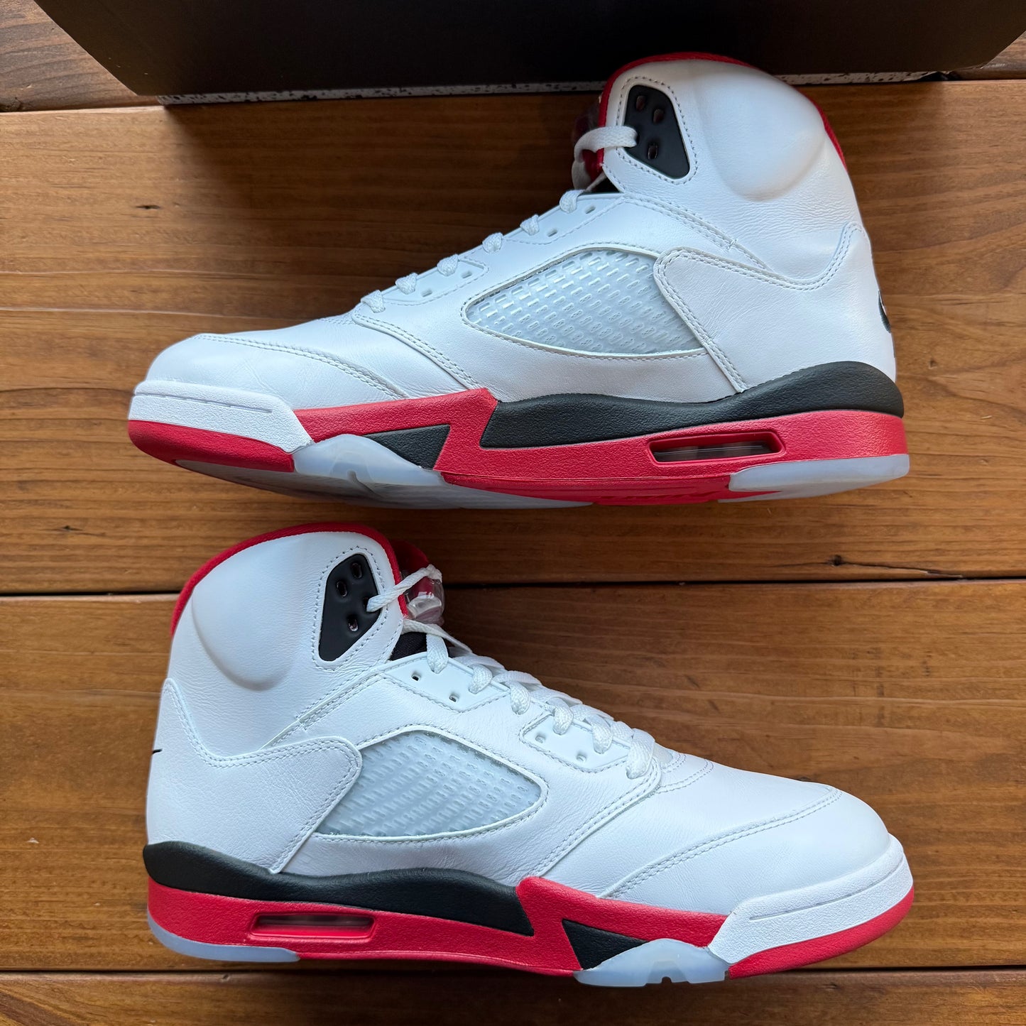 SIZE 11 - Jordan 5 Retro 'Fire Red' 2025 (Used)